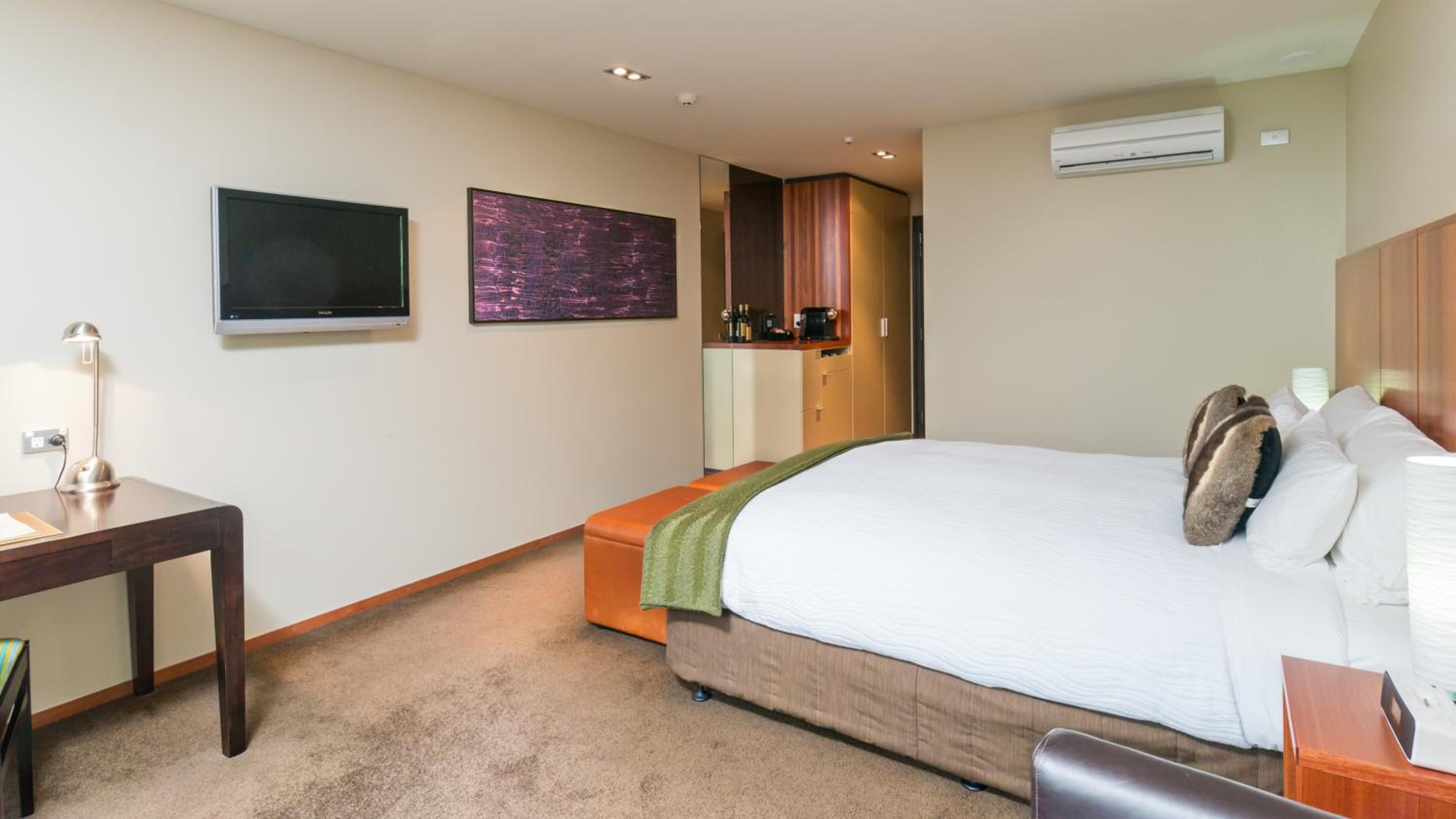 Deluxe King Room - Photo 3