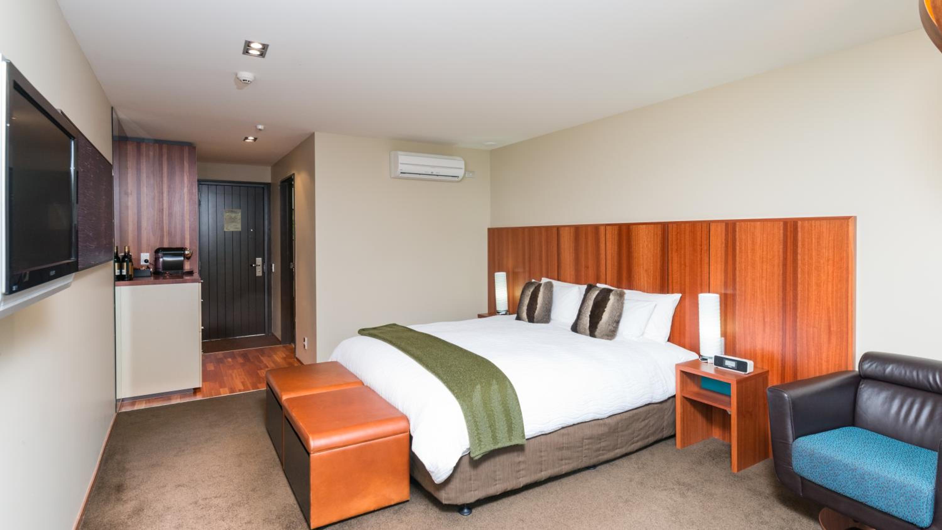 Deluxe King Room - Photo 4