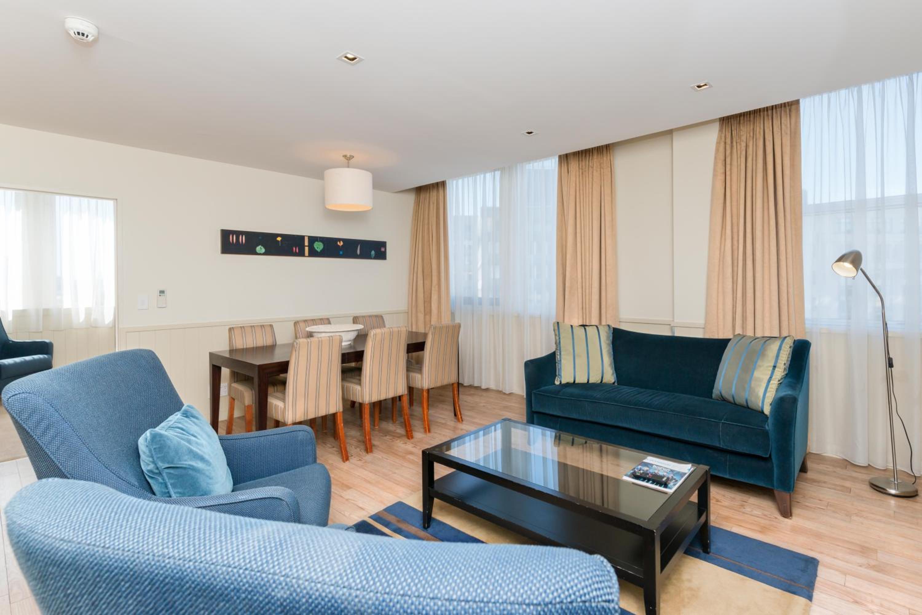 Executive Suite with Two King Beds - Photo 2