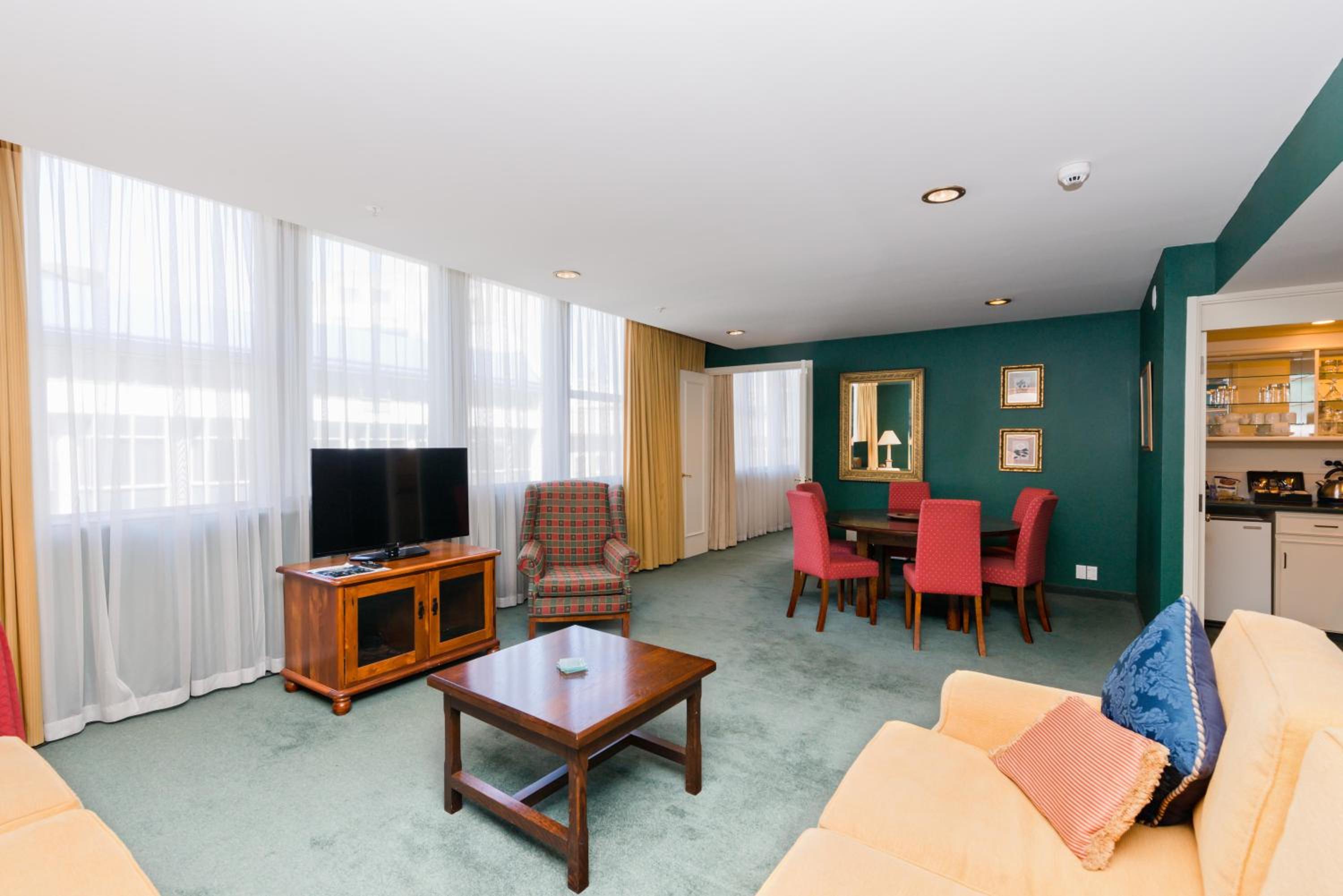 Presidential Suite thumbnail 5