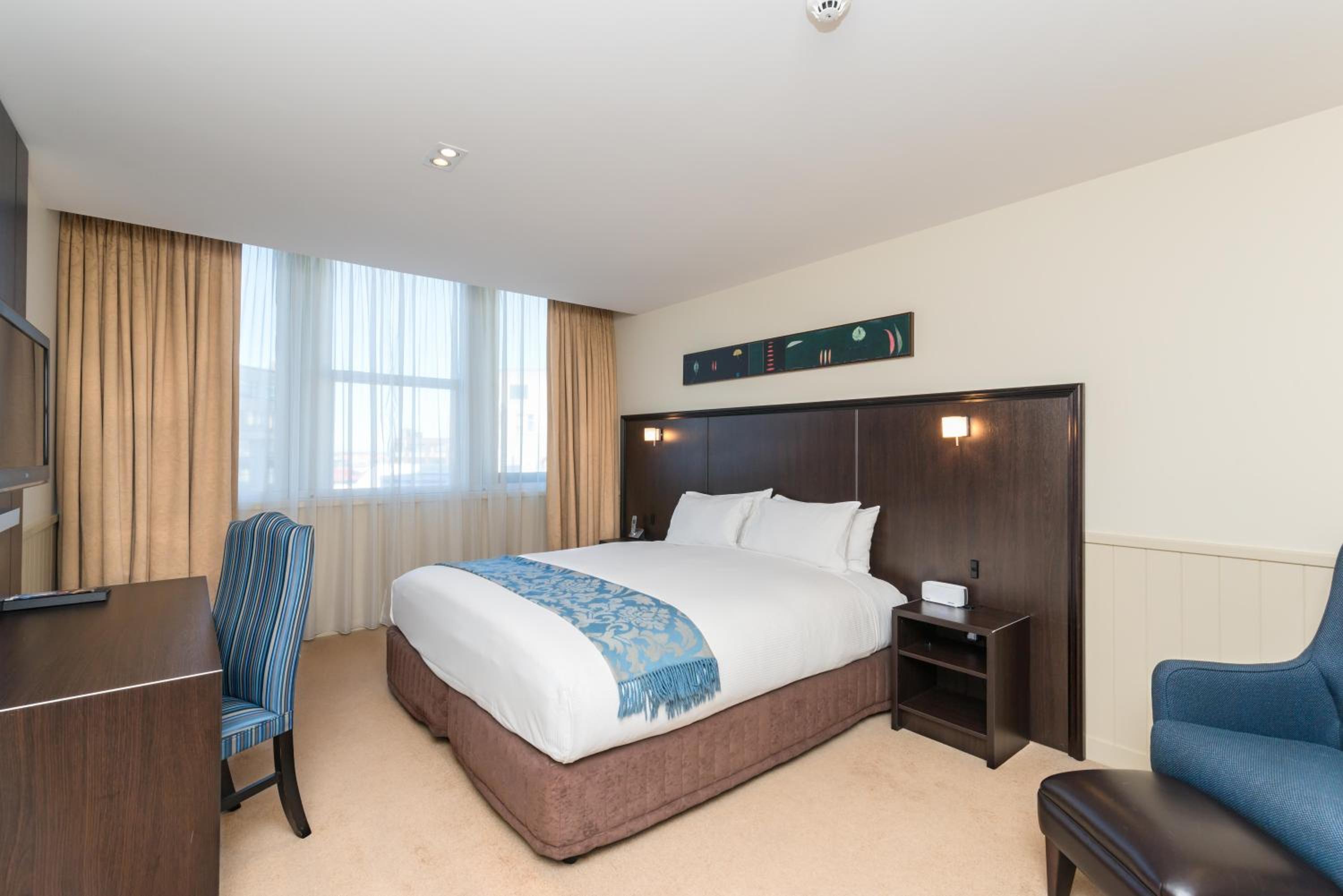 Standard King Room - Photo 2