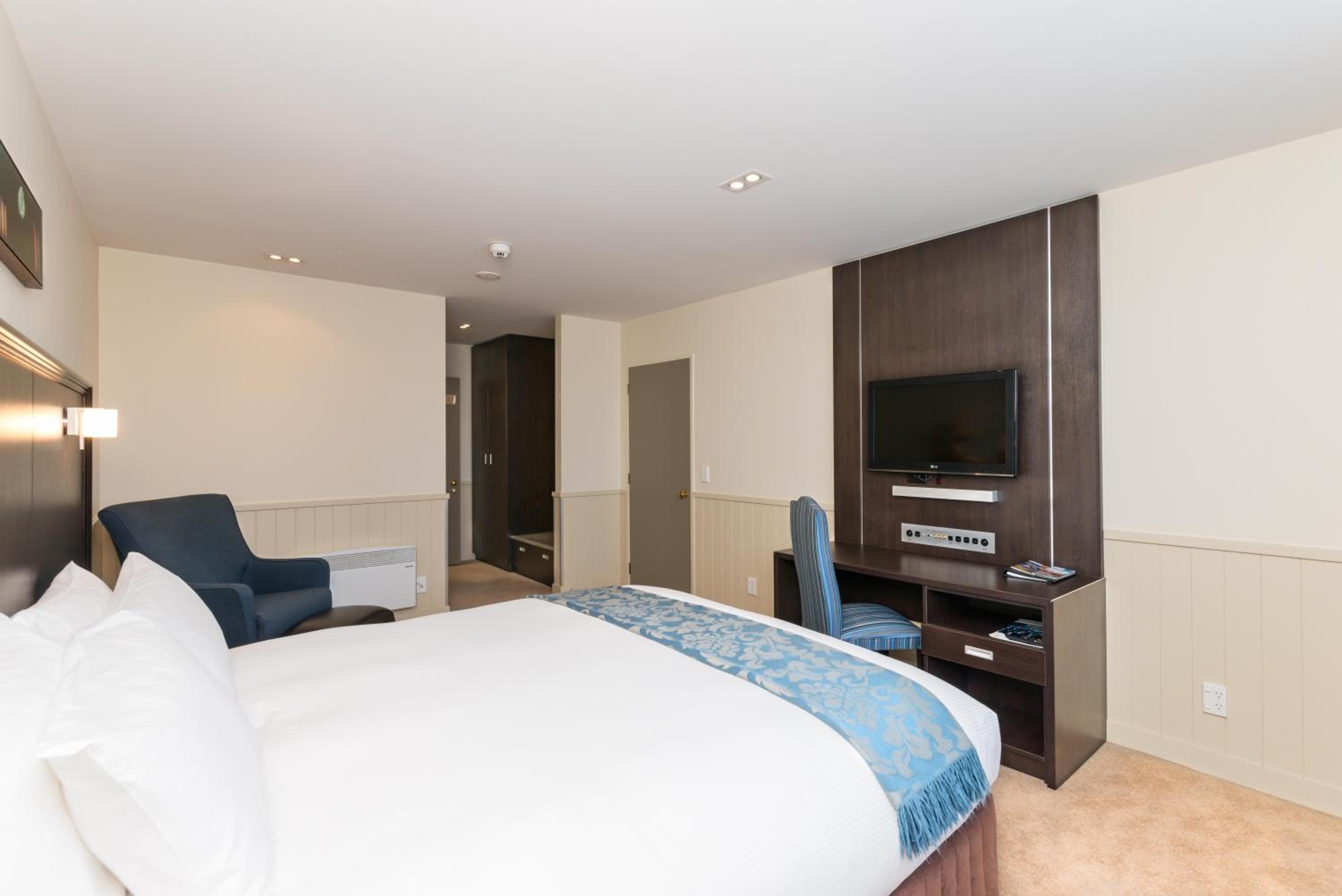 Superior King Room - Photo 5