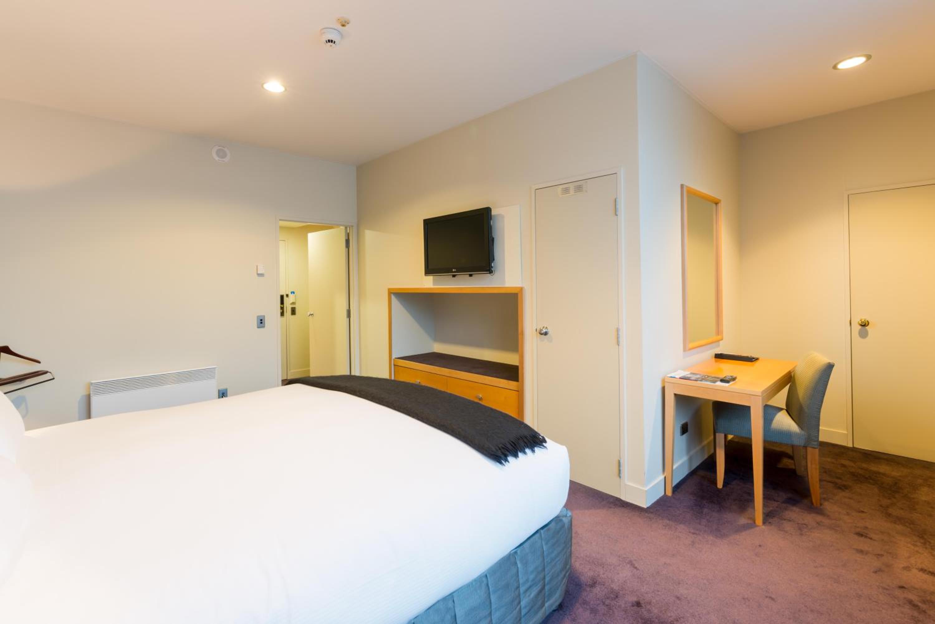 Interconnecting Room - Tower Suite - Photo 2
