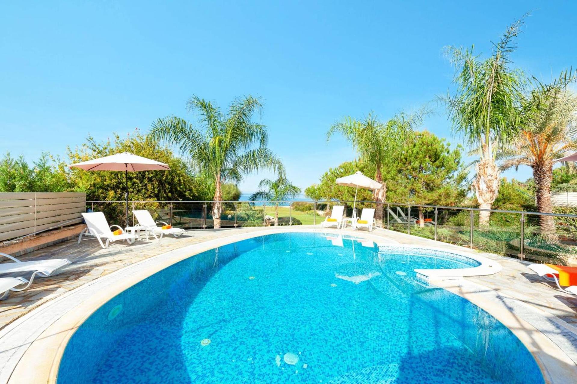 Villa photo 1