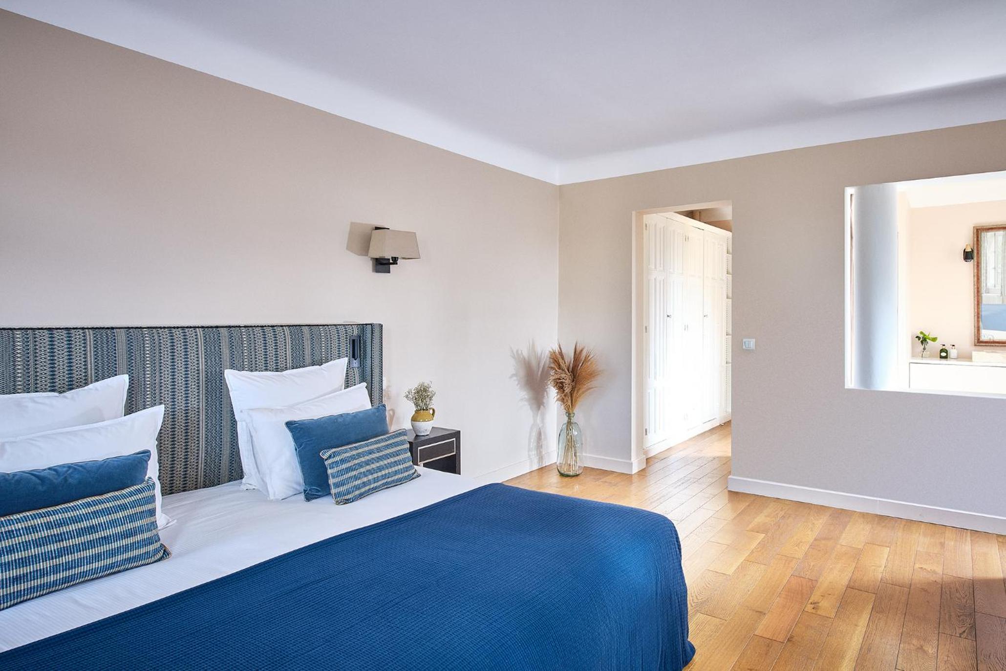 Deluxe Room - Photo 3