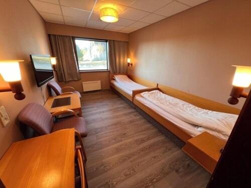Economy Twin Room photo 2