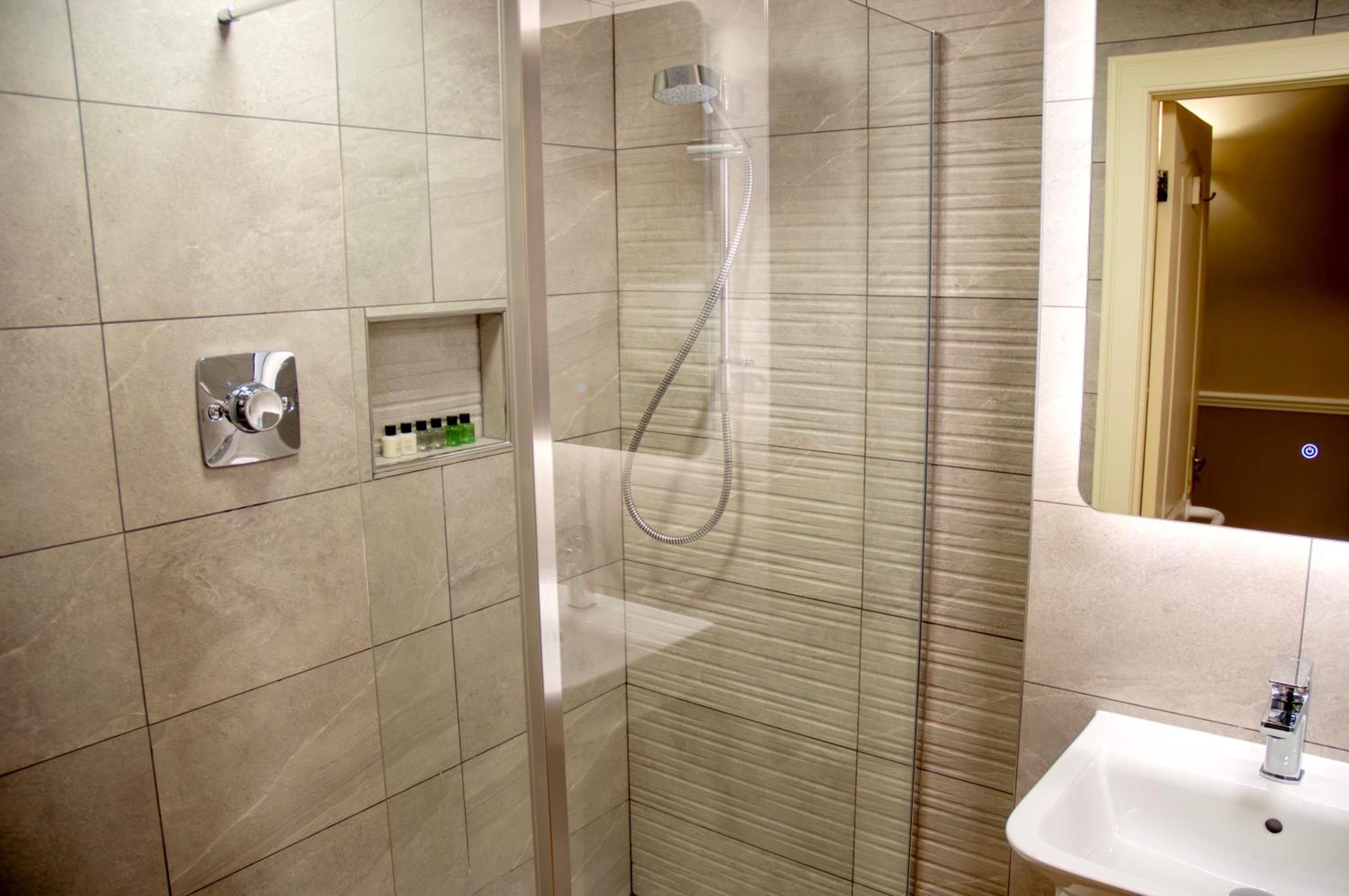 Admirals Ground Floor Sea View Room with Patio - Photo 8