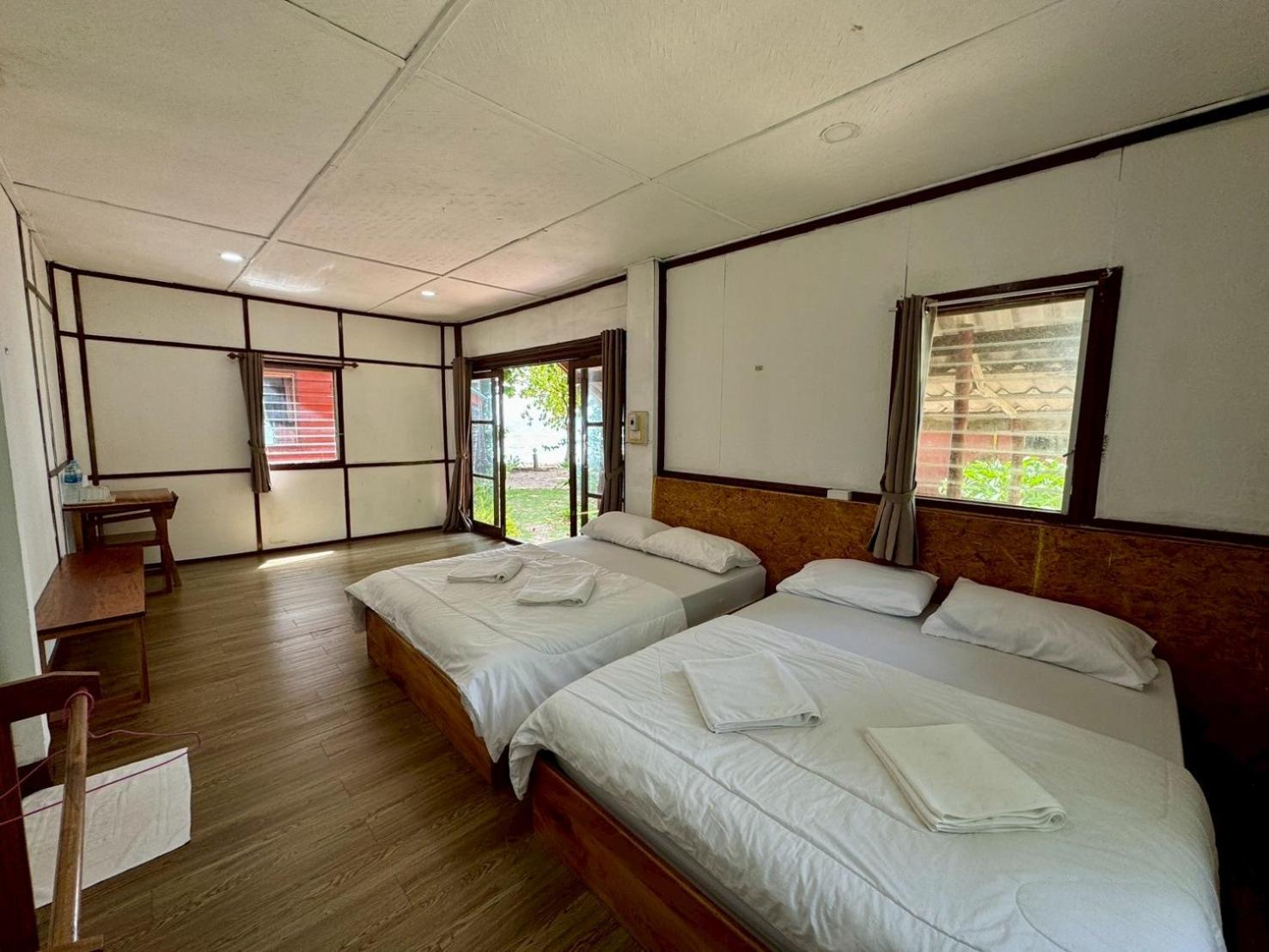 Family Room with Sea View photo 3