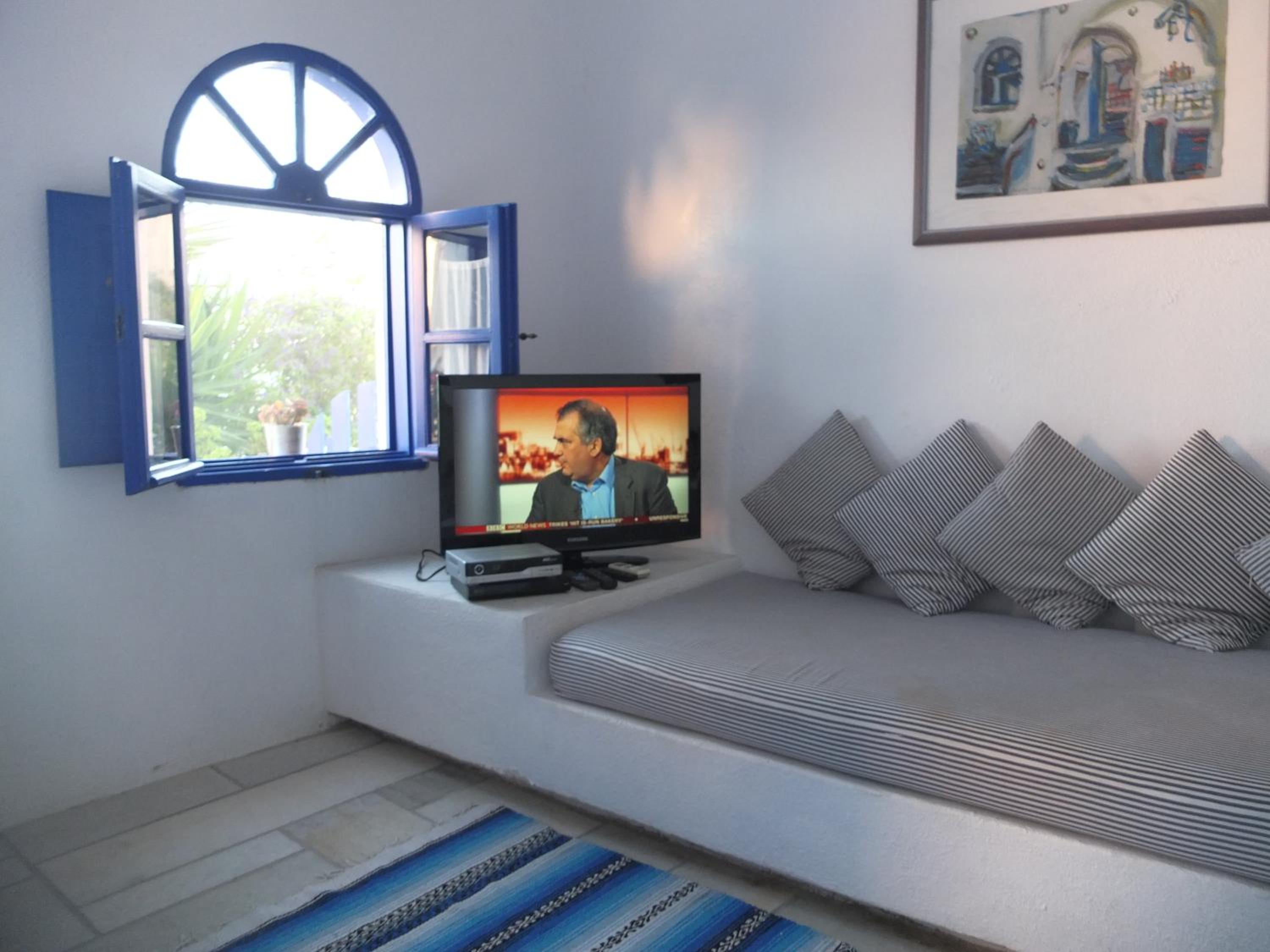 Senior Three Bedroom Villa with Outdoor Plunge Pool & Sea View - Photo 18