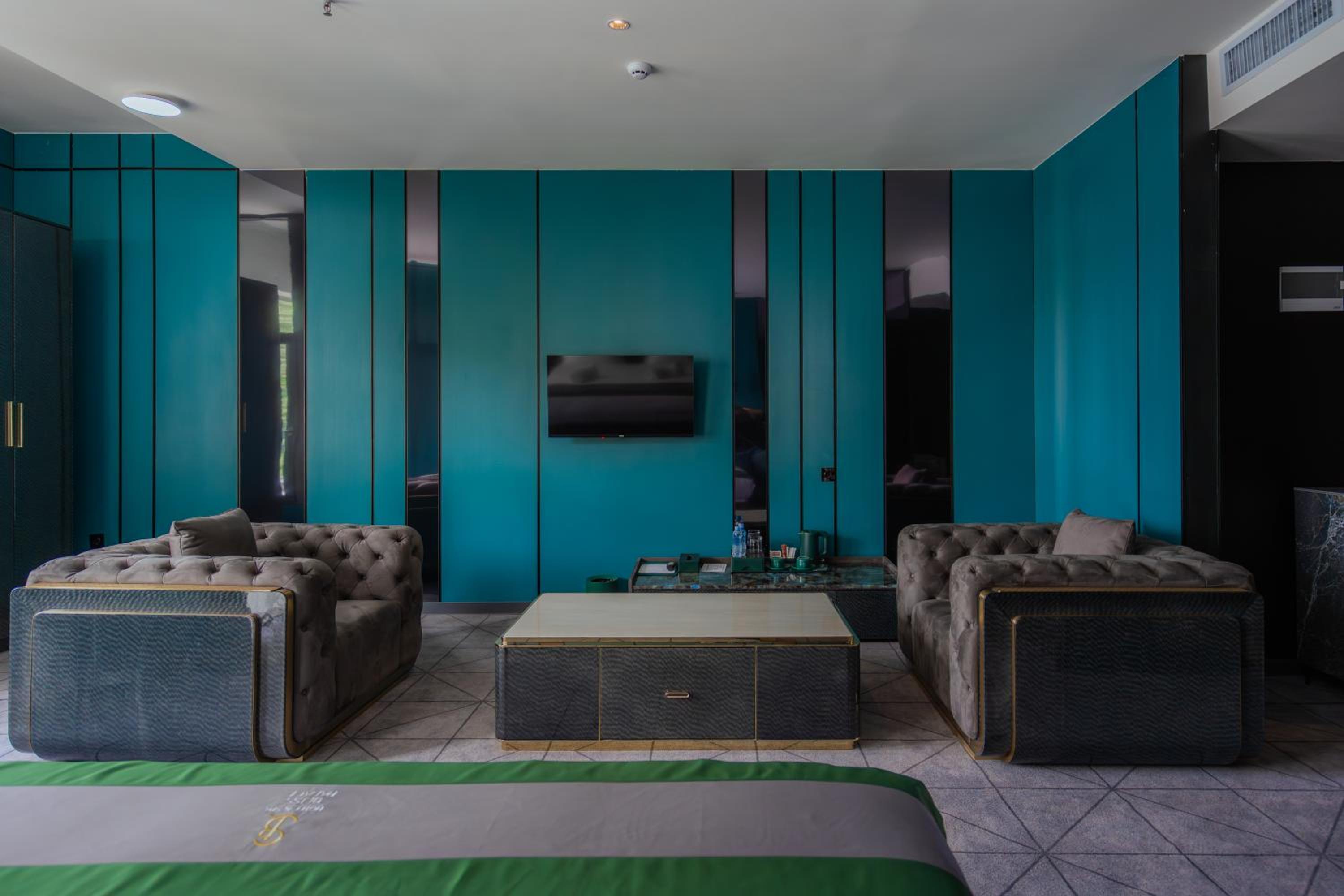 Bliss Palace Suite