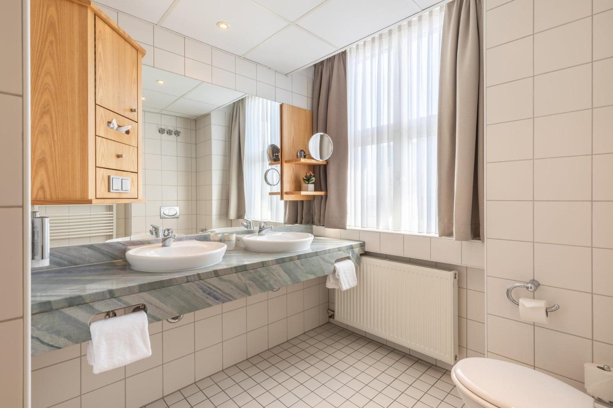 Premium Room with Three Single Beds - Up to Three Adults - Photo 2