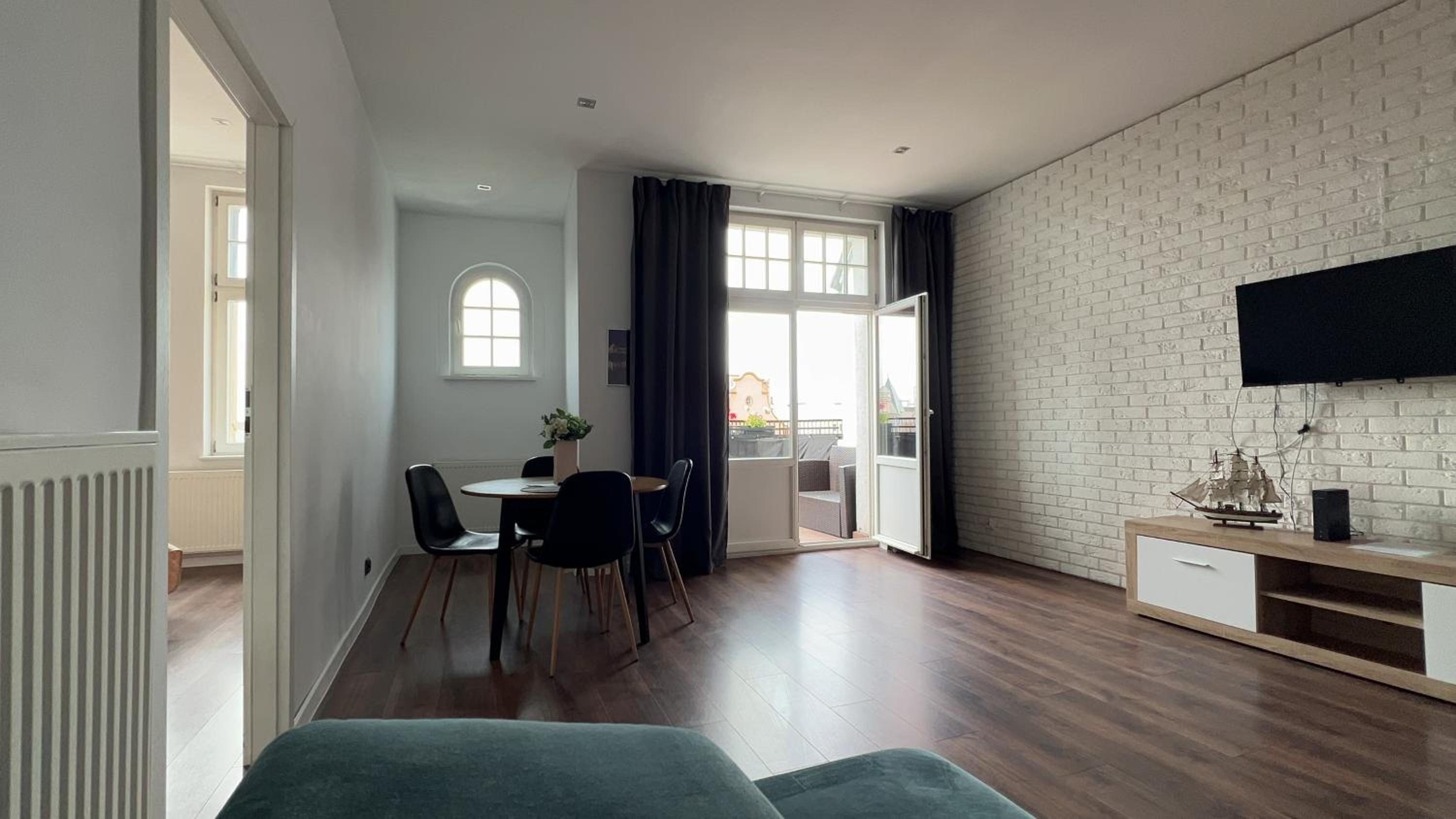 One-Bedroom Apartment with Balcony