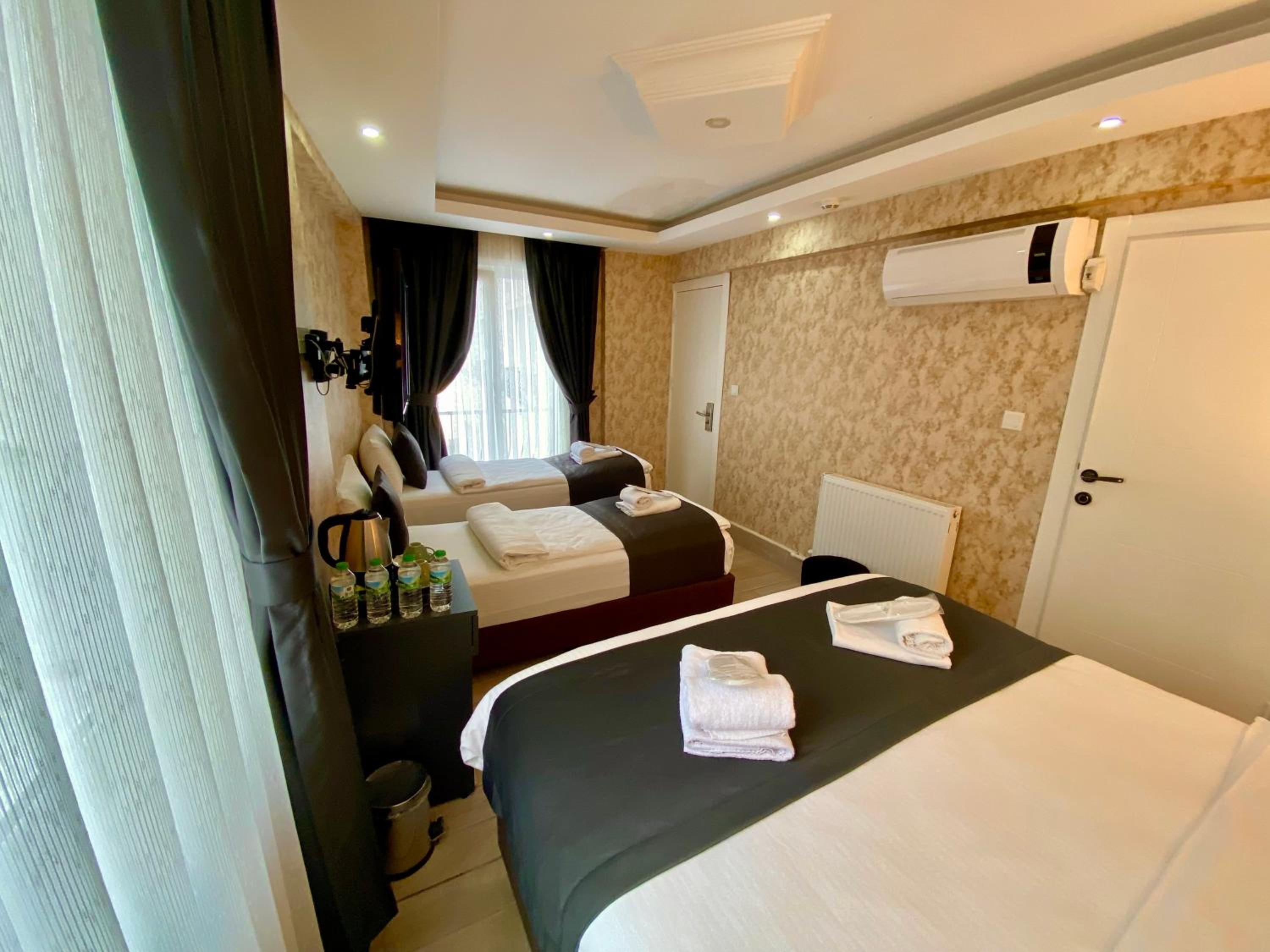 Deluxe Quadruple Room photo 3