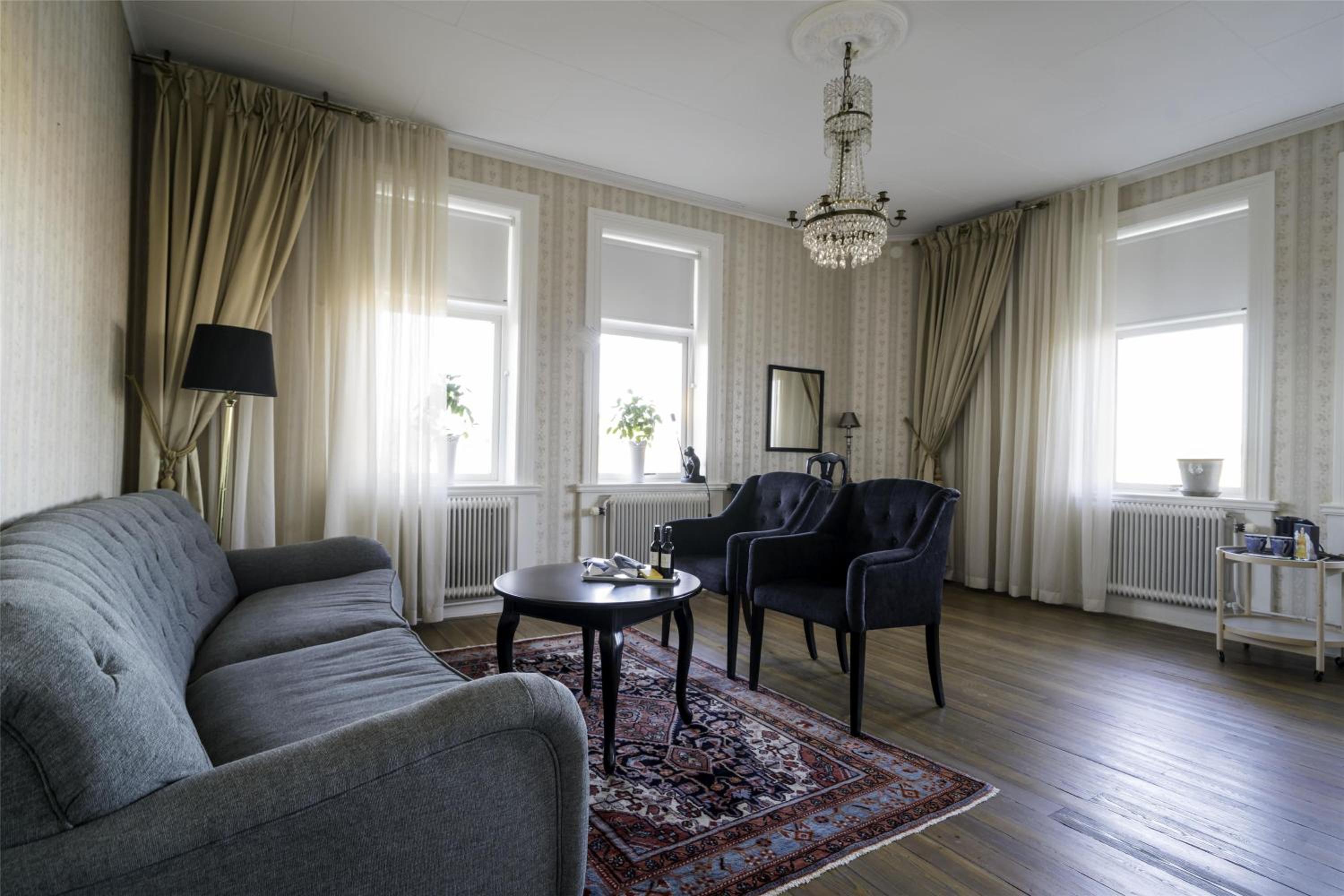 Premium King Room - Non-Smoking
