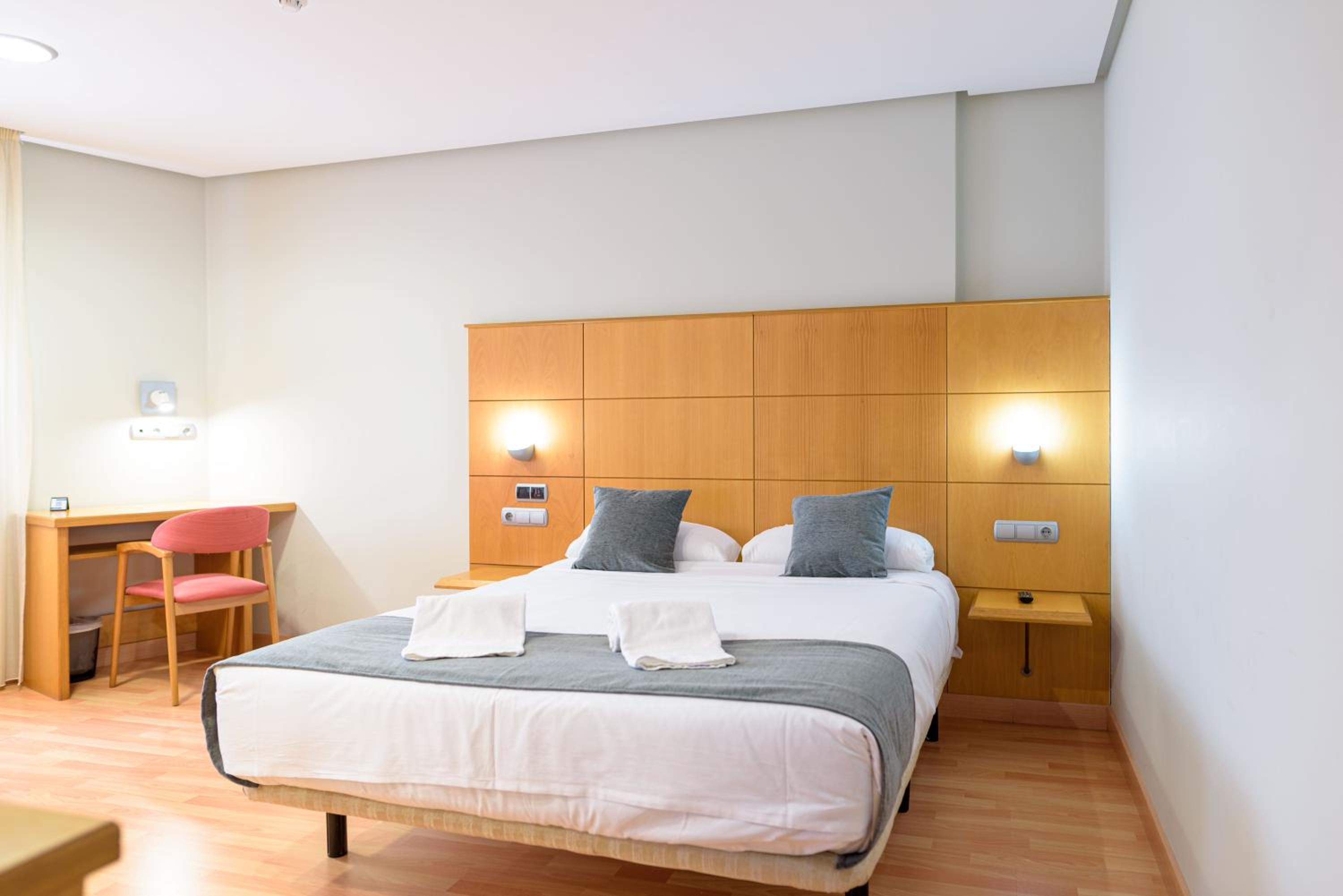Superior Double or Twin Room photo 3