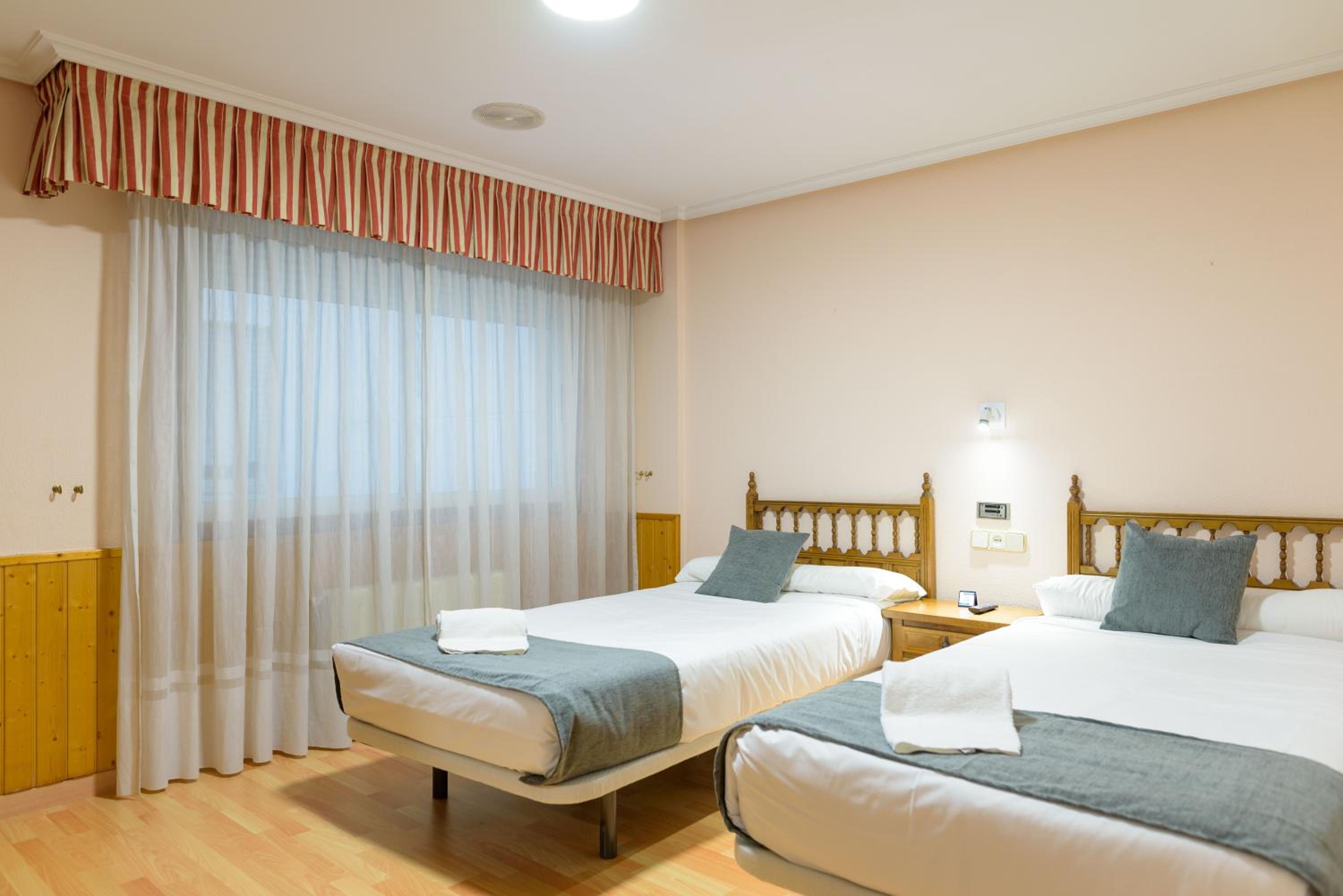 Economy Double or Twin Room photo 3