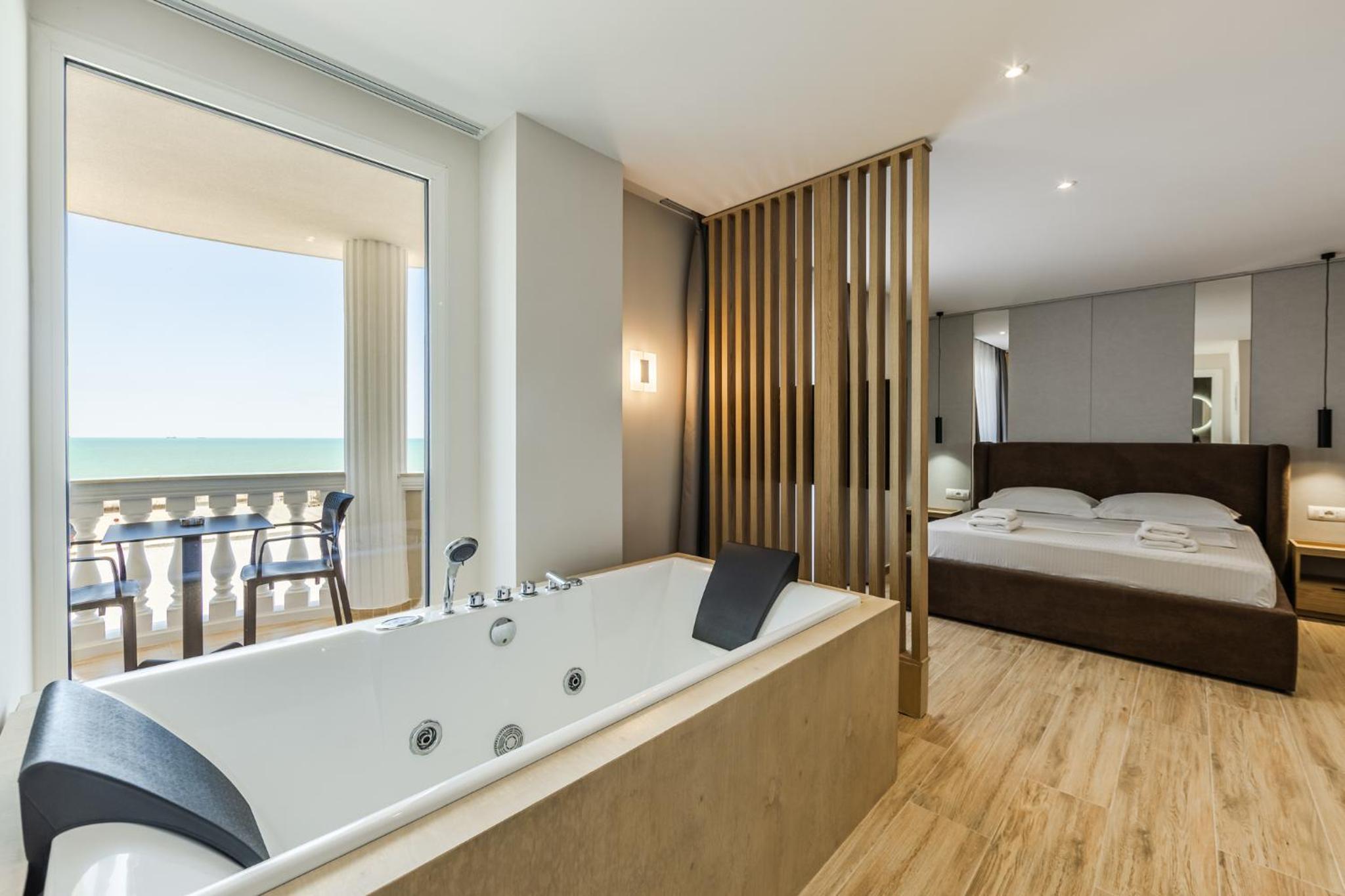 Suite with Hot Tub