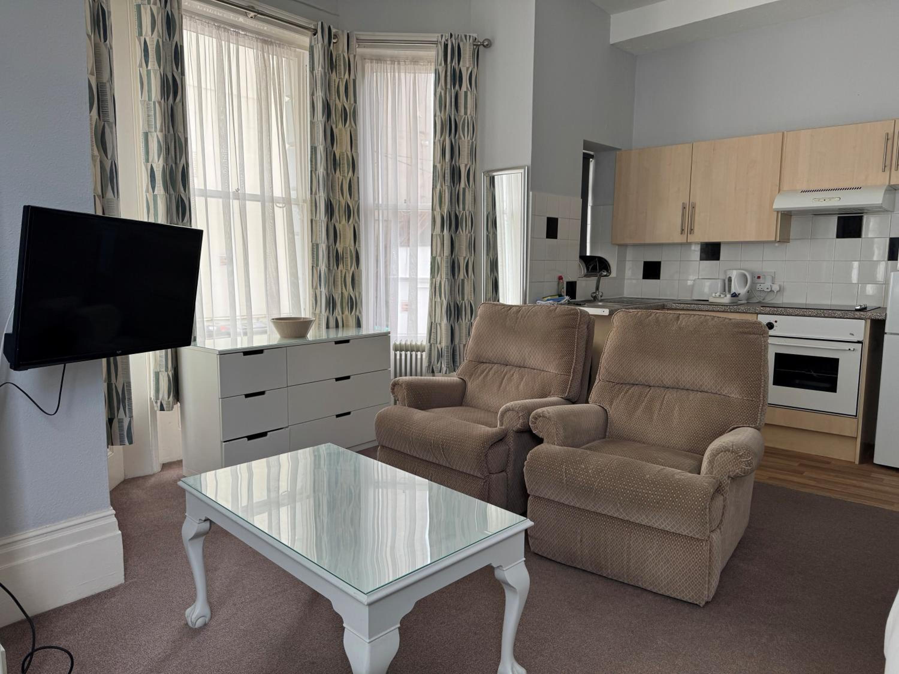 Studio Apartment photo 3