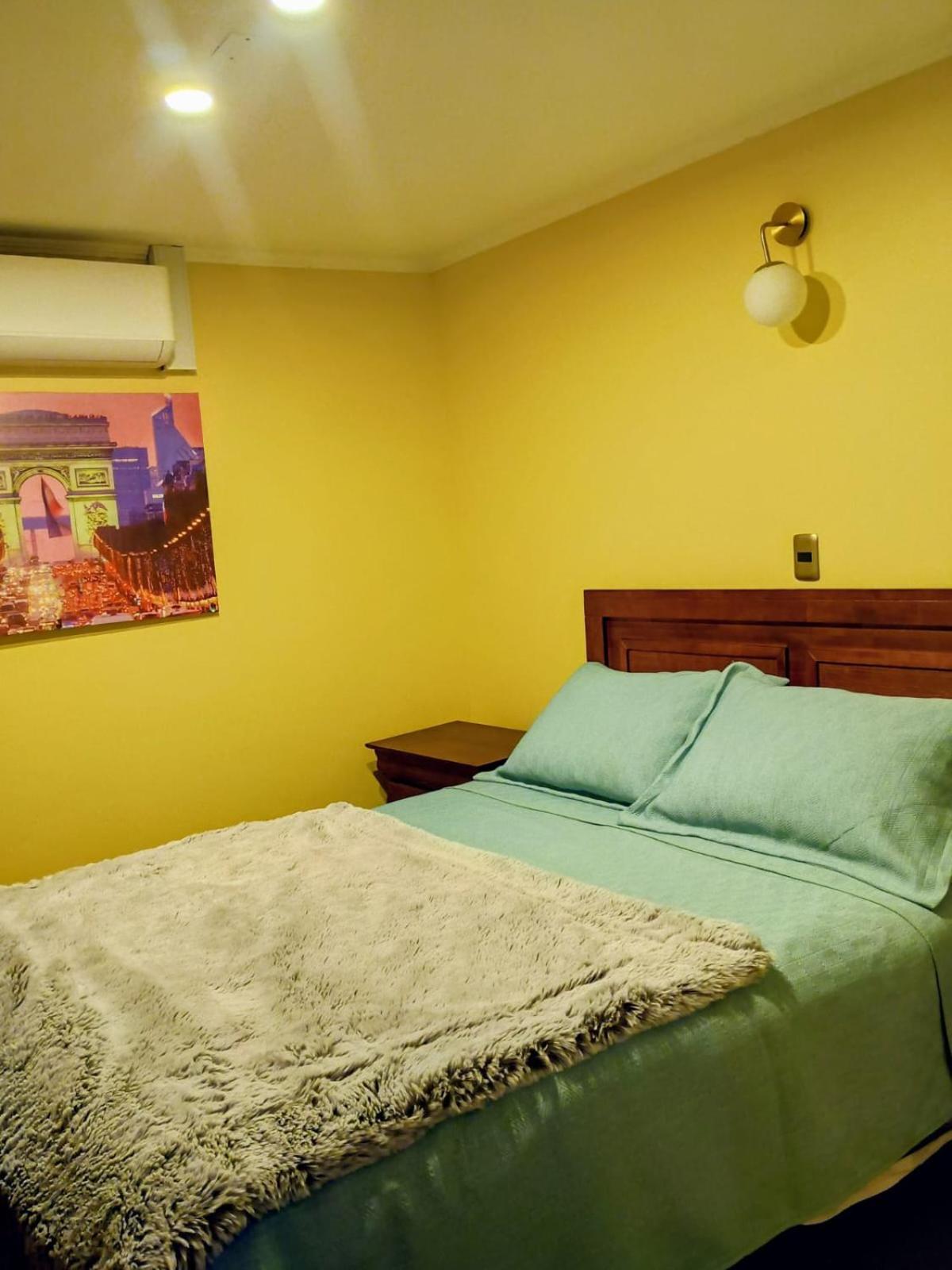 Standard Queen Room