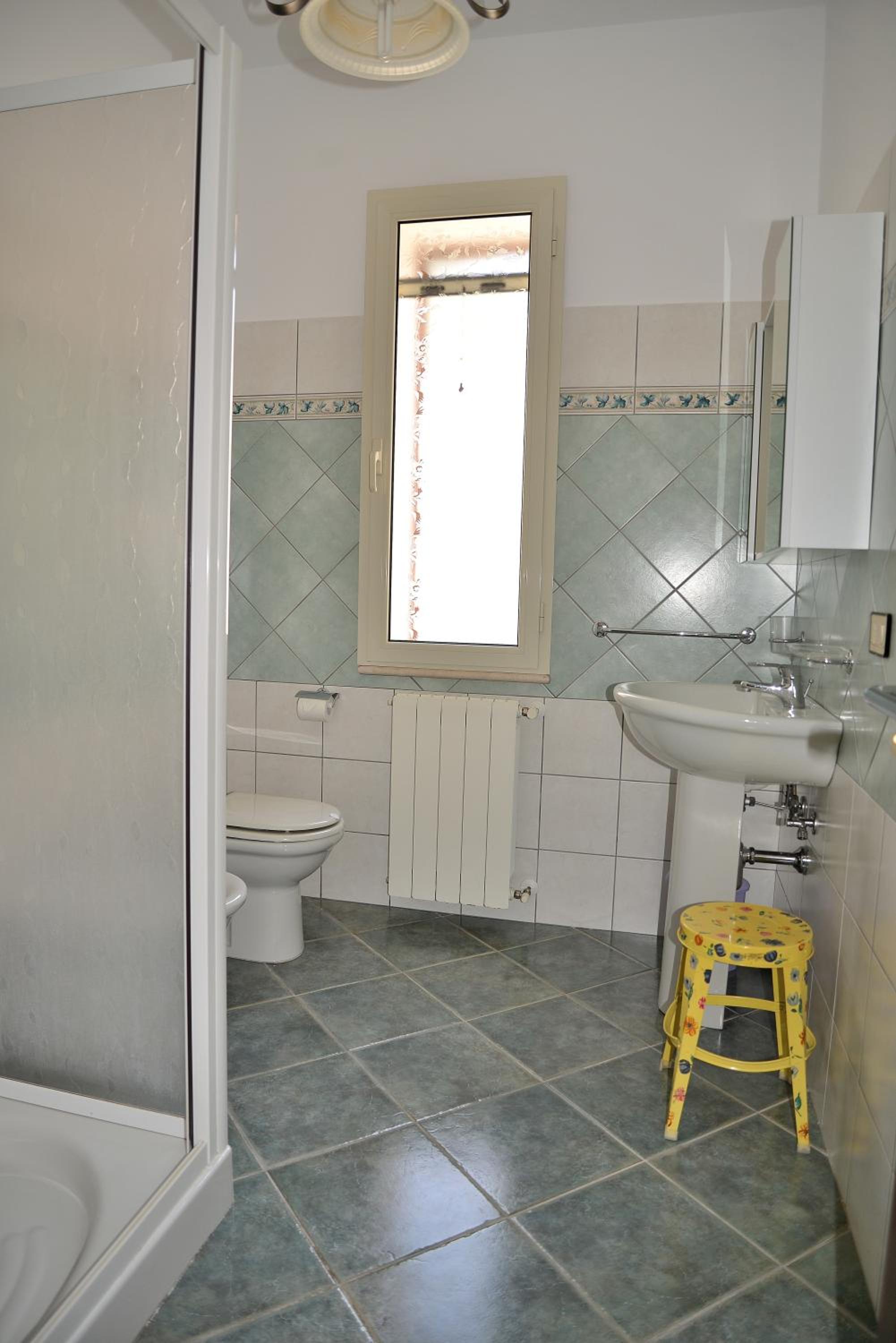 Triple Room With Shared Bathroom photo 2