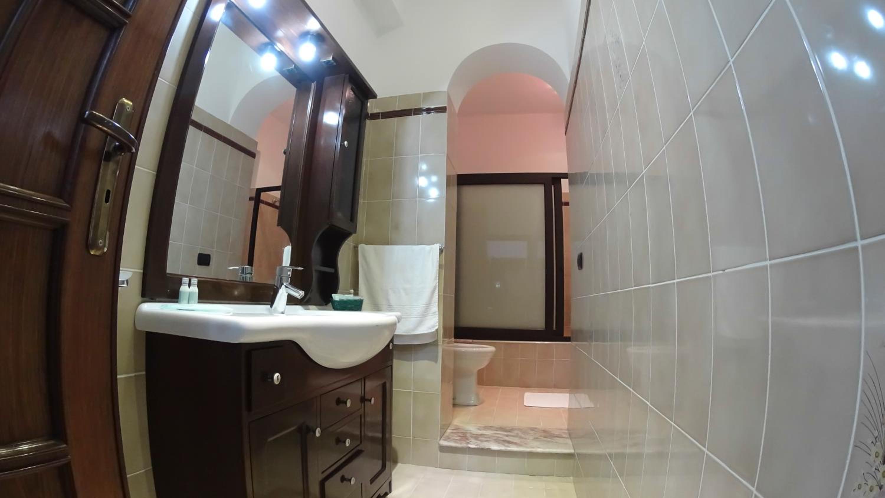 Double Room with Private Bathroom photo 2