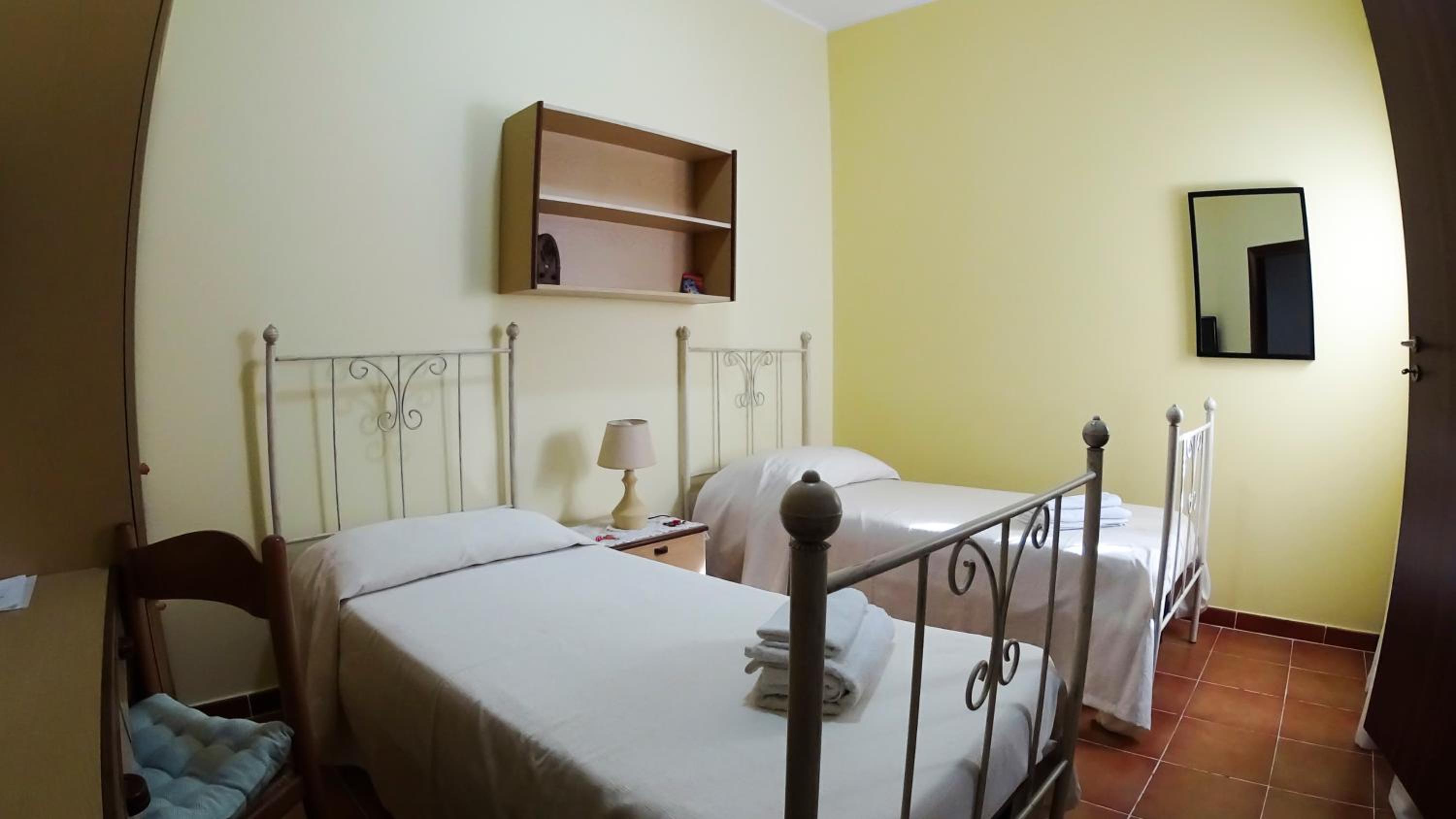 Twin Room with Bathroom photo 1