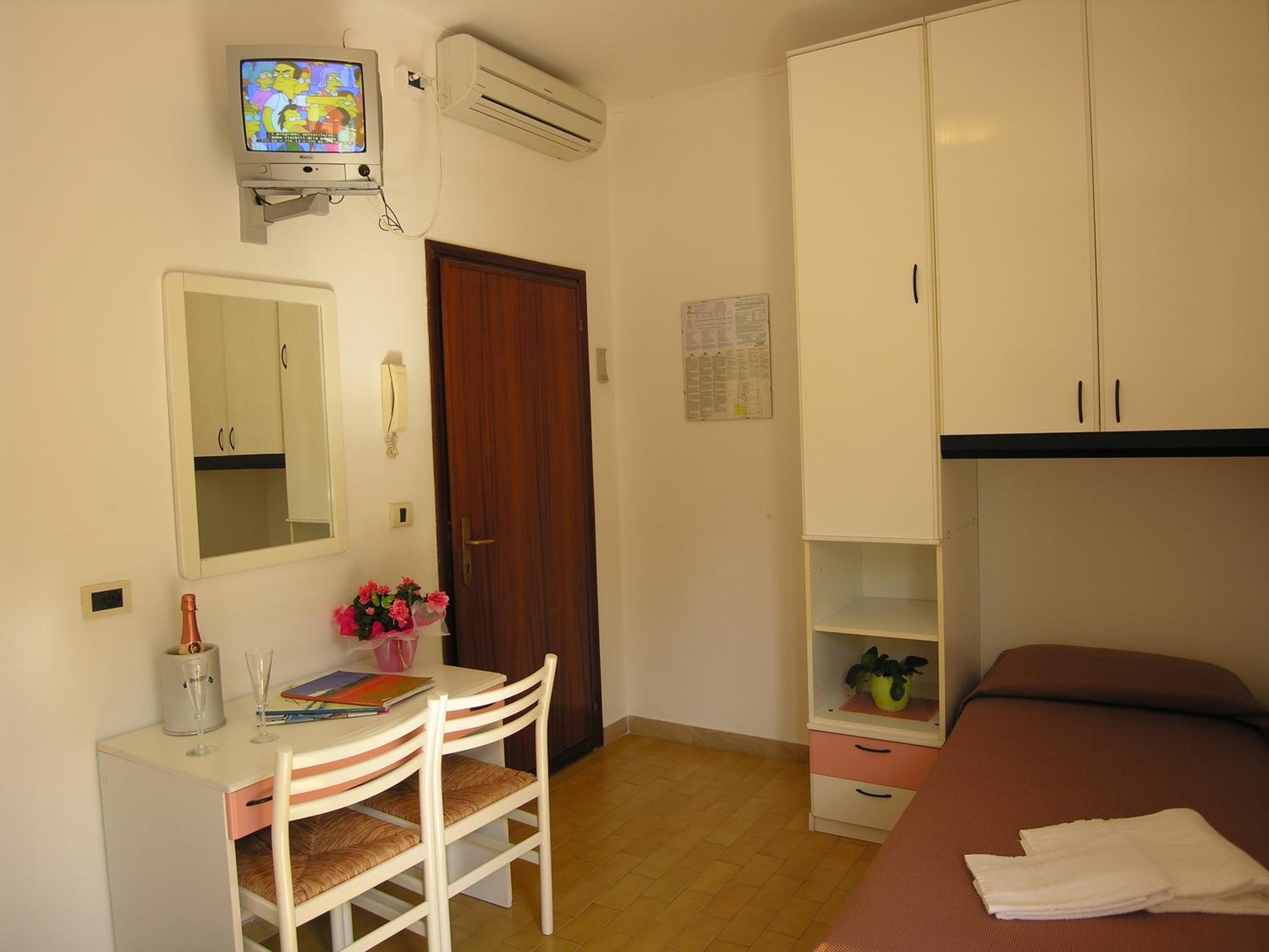 Triple Room with Terrace - Photo 1