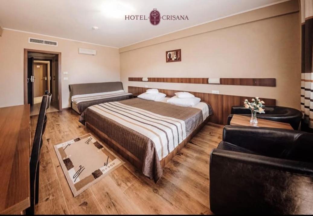 Queen Room with Balcony - Photo 1