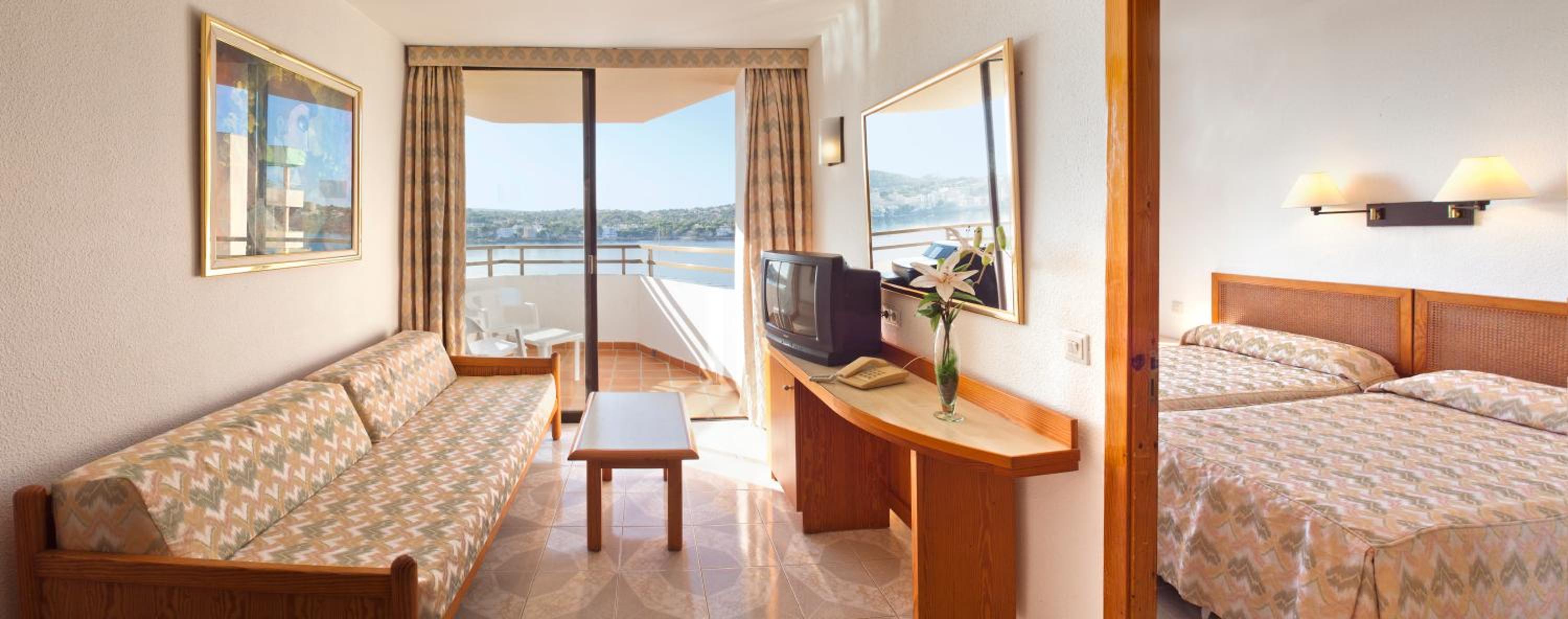 Apartamento con Vista al Mar (2 Adultos + 1 Niño)