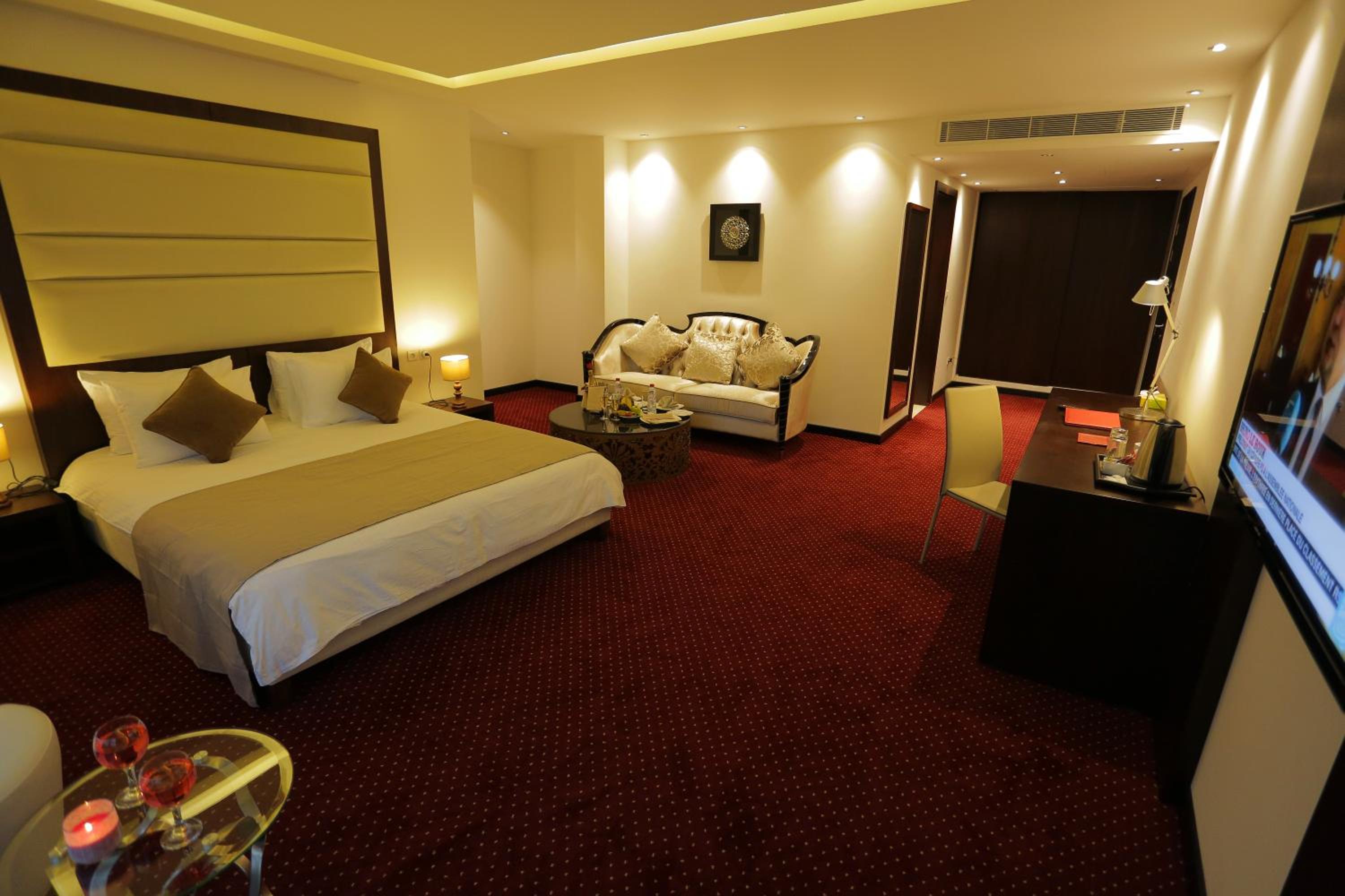 Diplomatic Suite photo 2