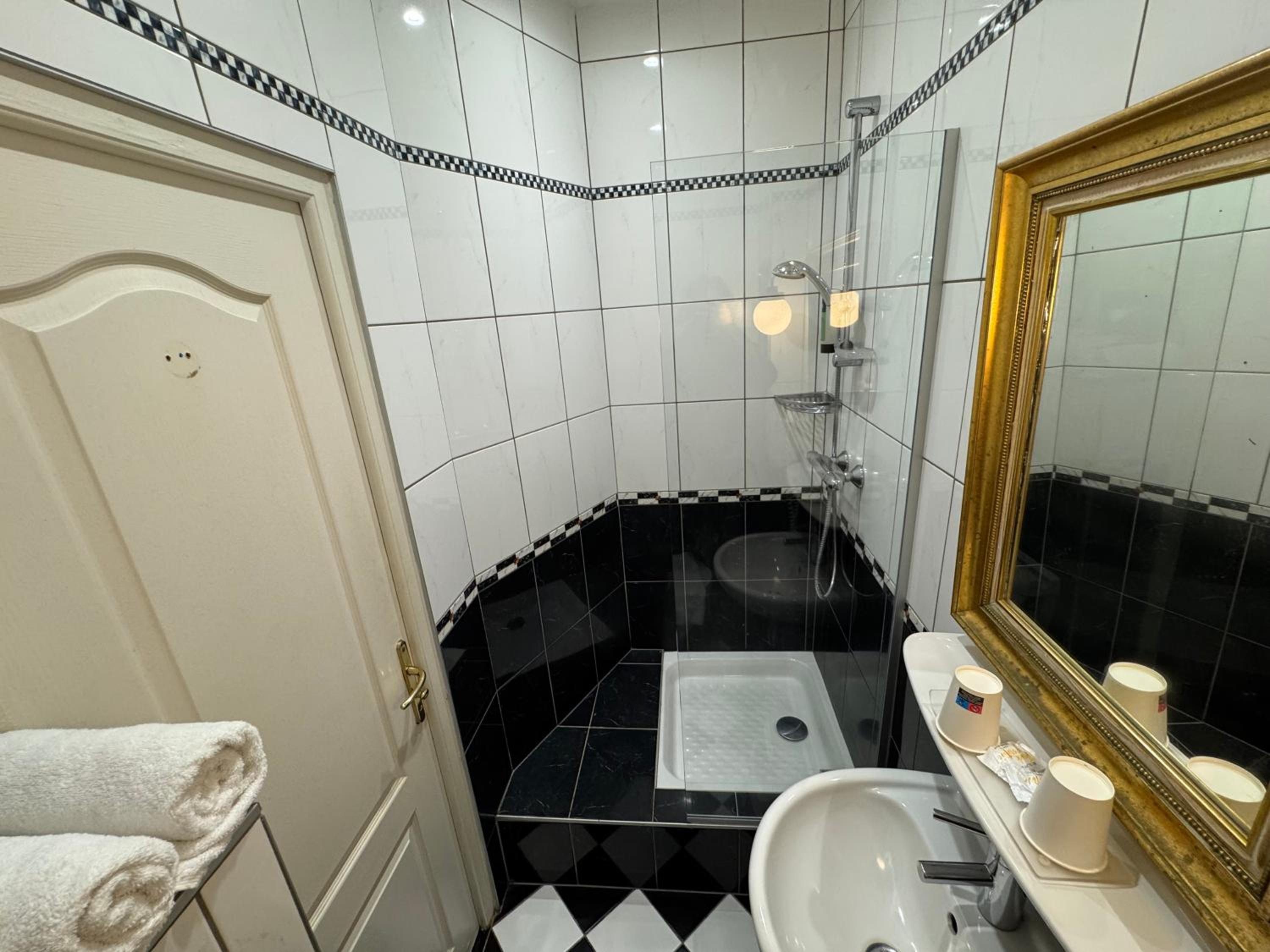 small economic double room  - Photo 1