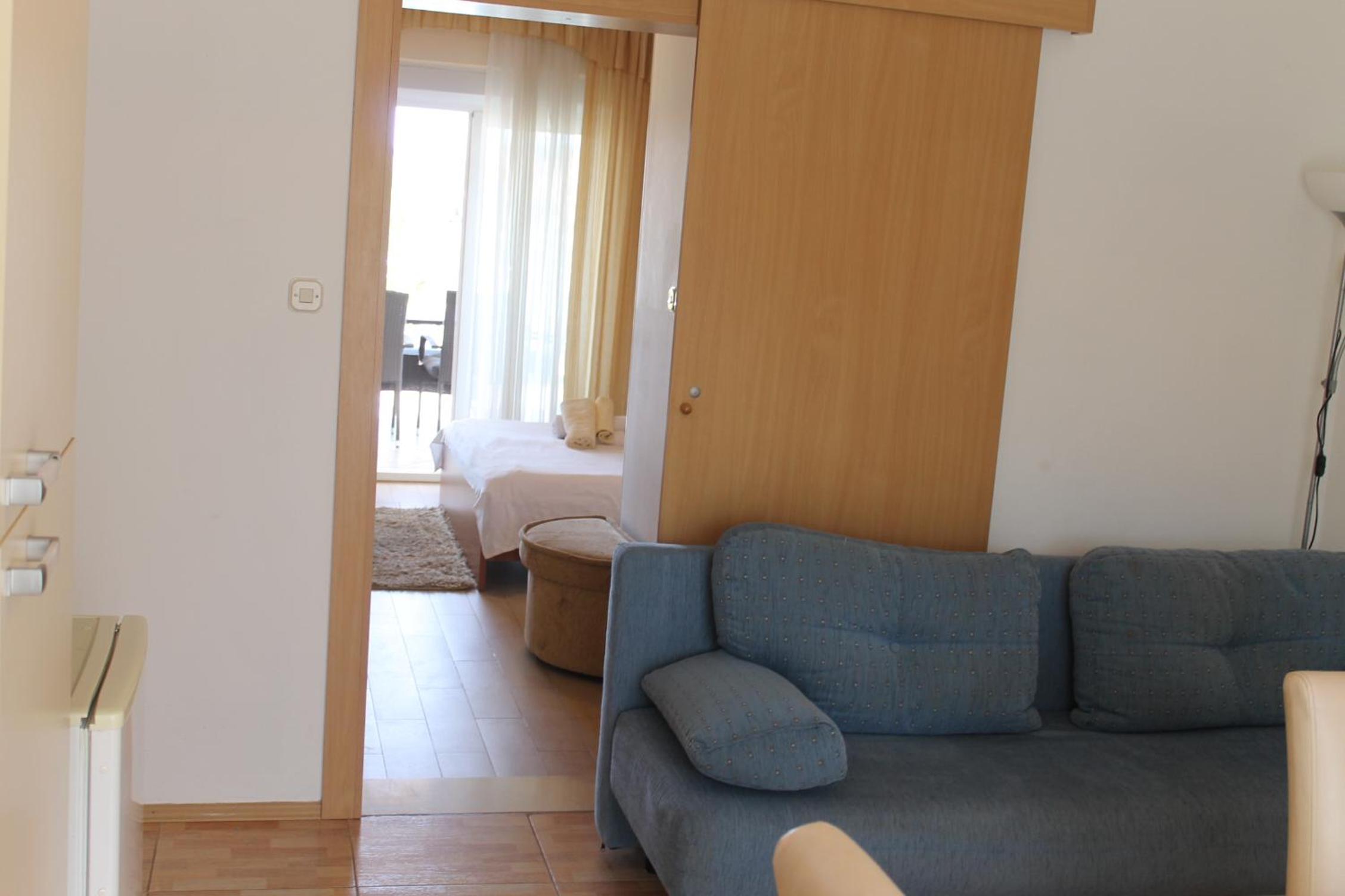 One-Bedroom Apartment with Terrace with Sea View - Photo 8