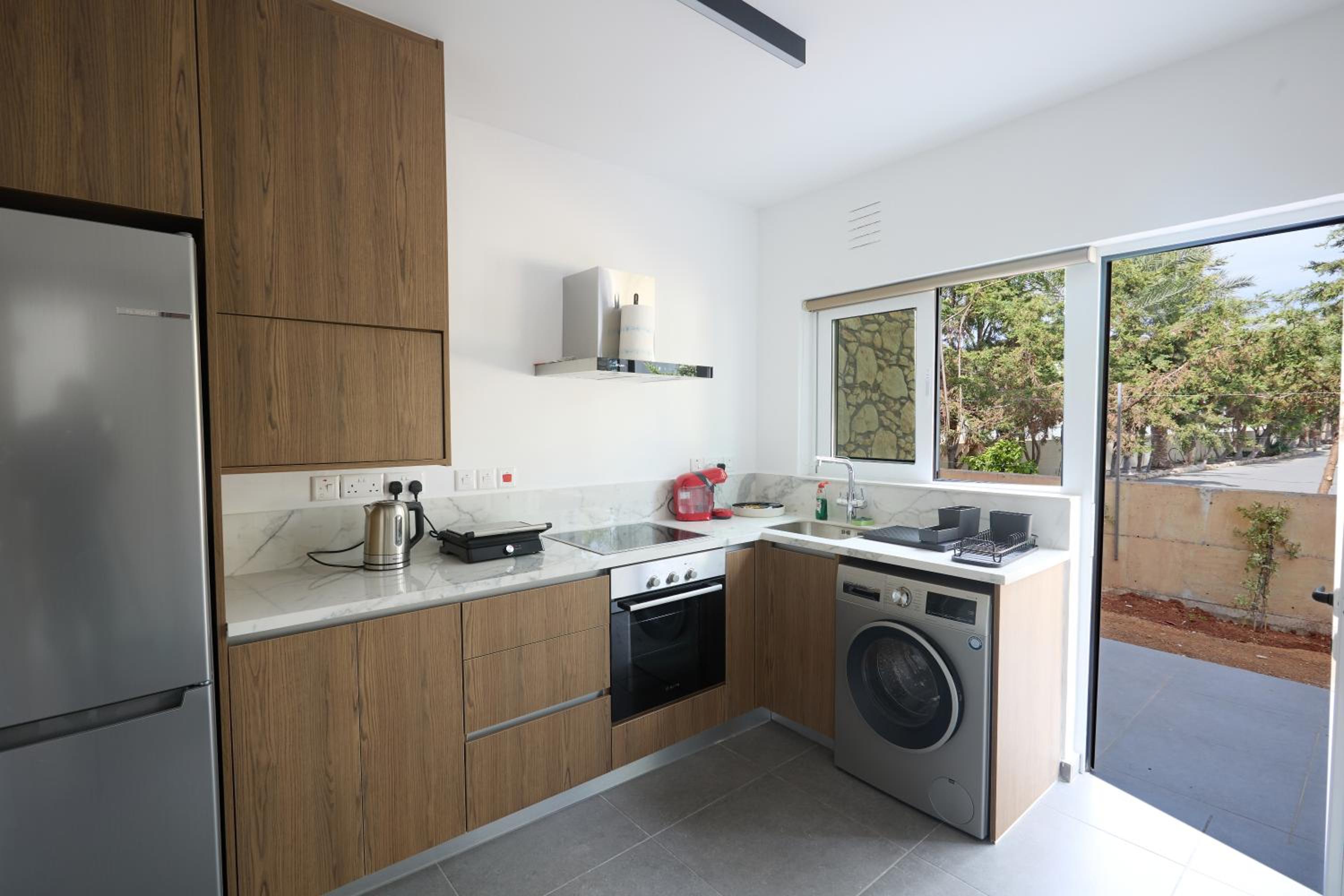 One-Bedroom Apartment with Garden photo 3