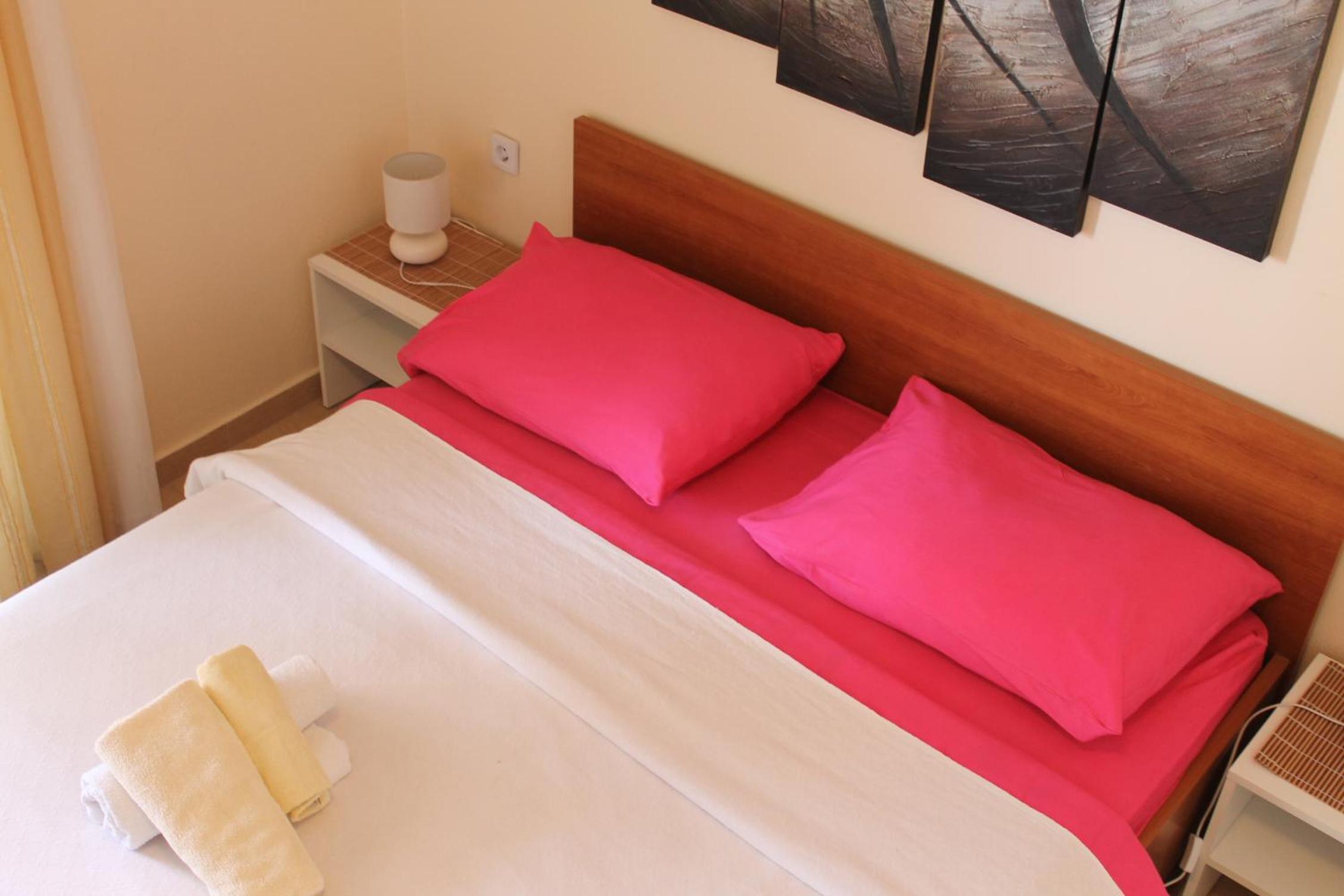 One-Bedroom Apartment with Terrace with Sea View - Photo 11