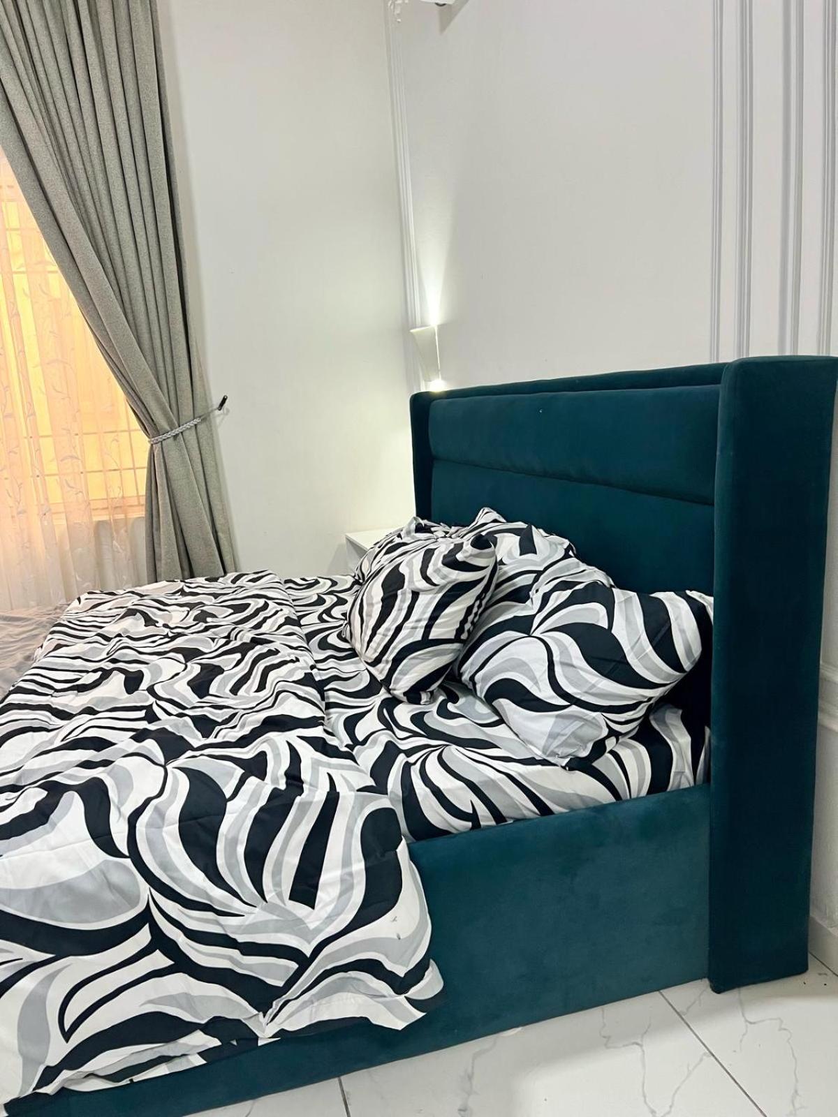 Deluxe Two-Bedroom Apartment with Garden View photo 2