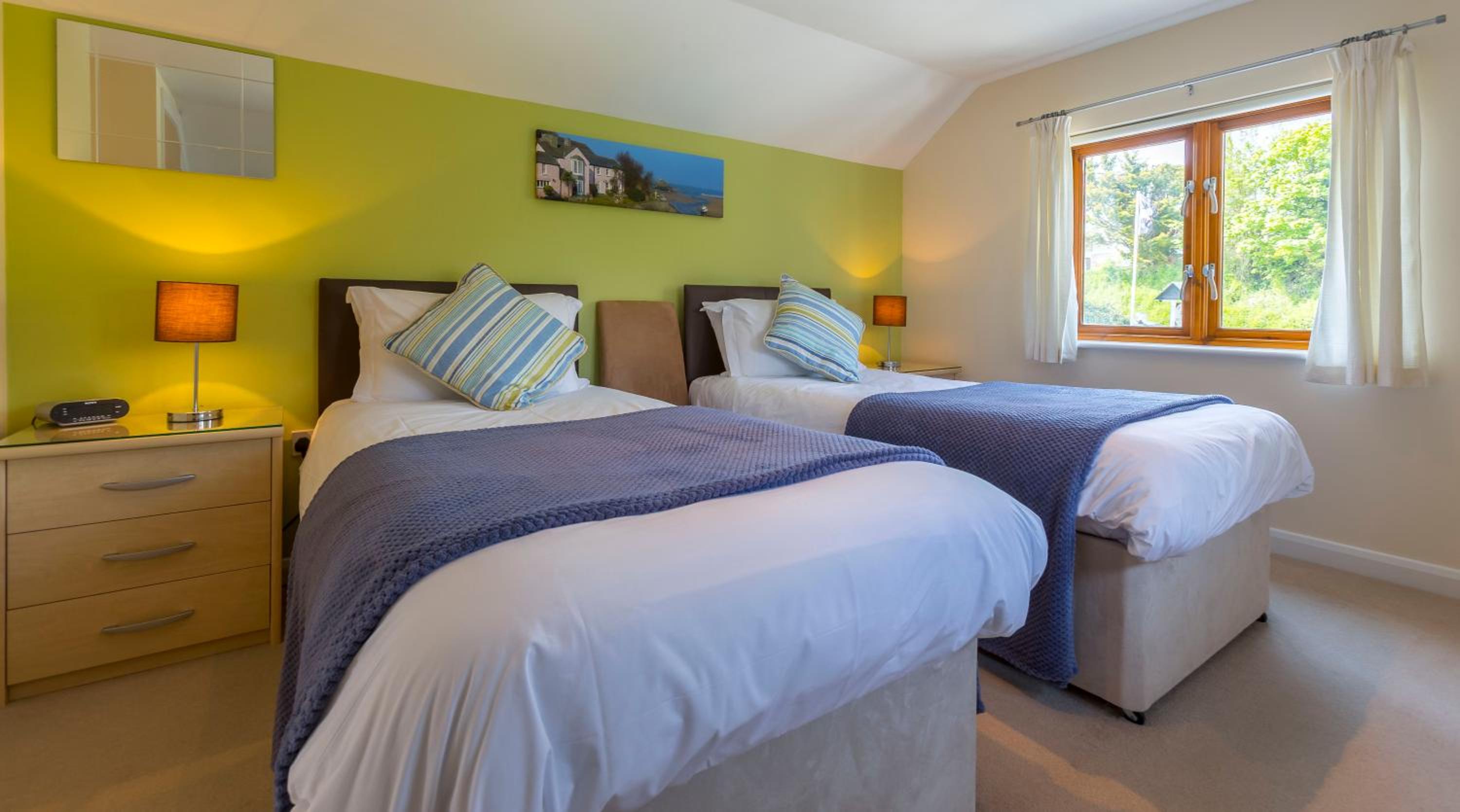 Twin Room with Private External Bathroom photo 1