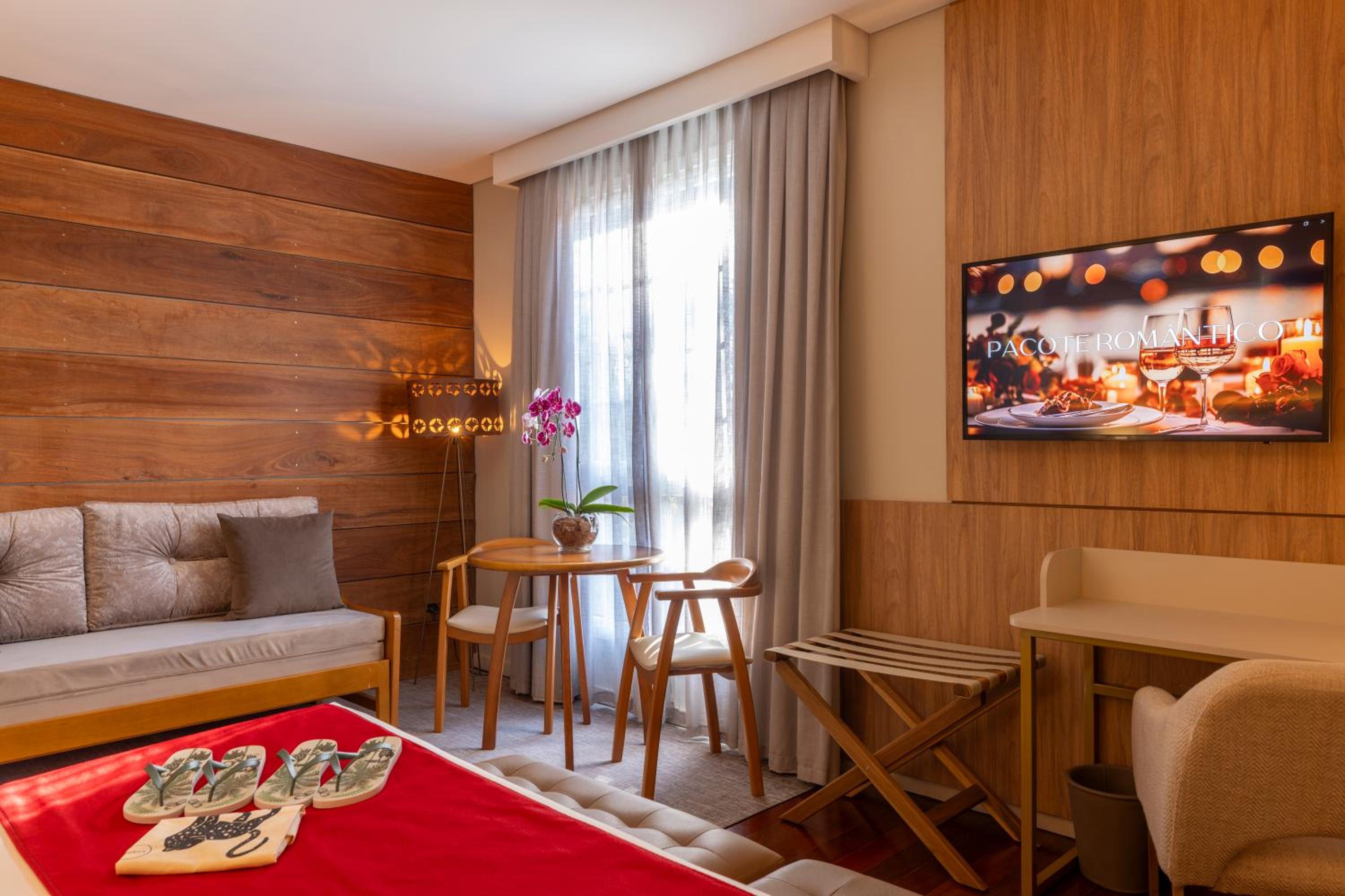 Junior Suite with Garden View