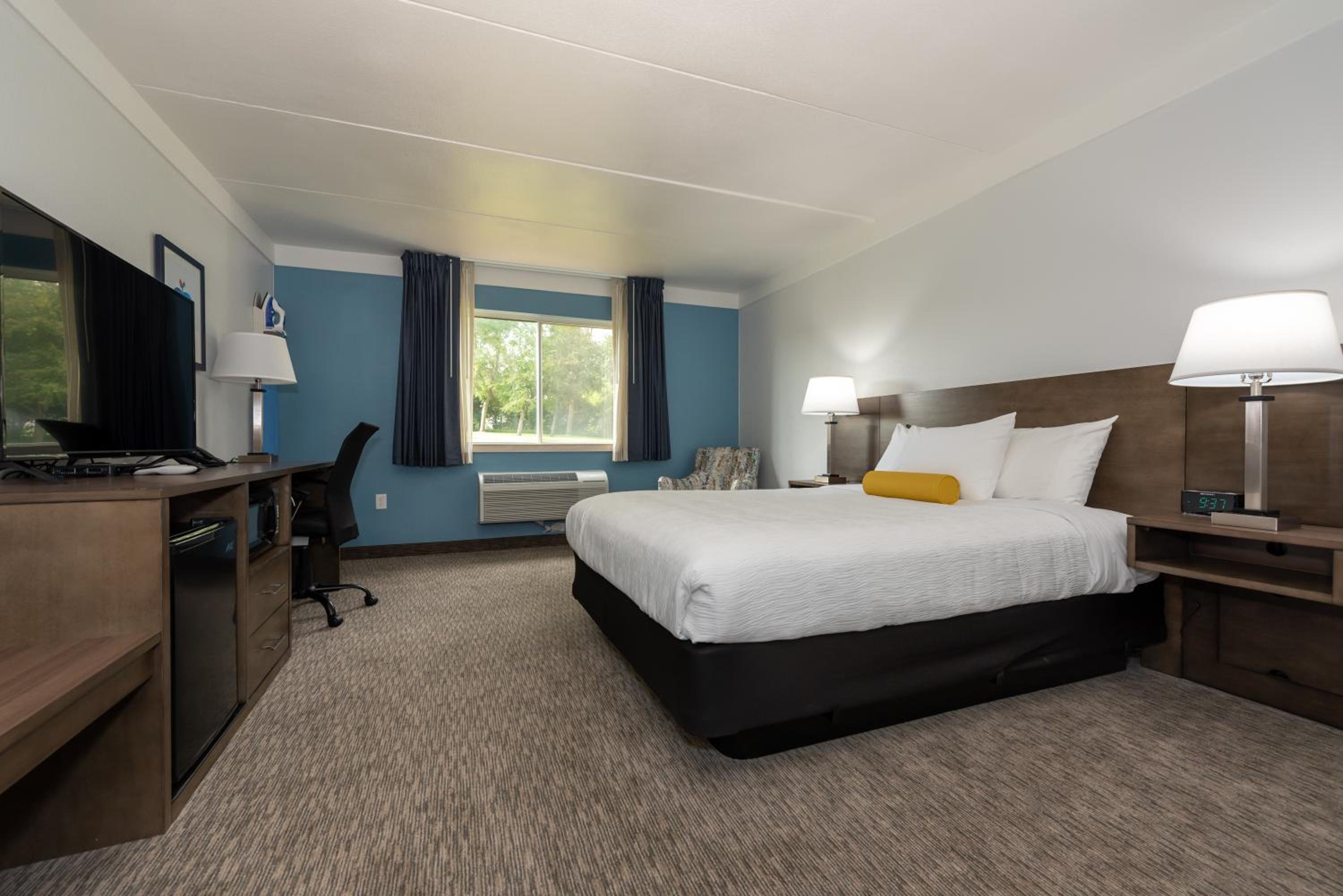 Queen Room photo 1