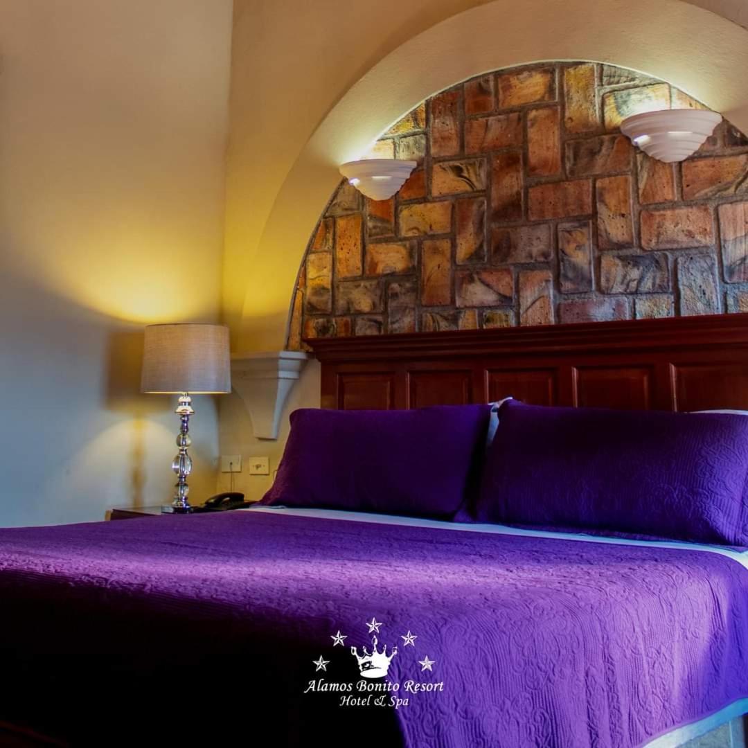Deluxe Double Room with Balcony - Photo 4