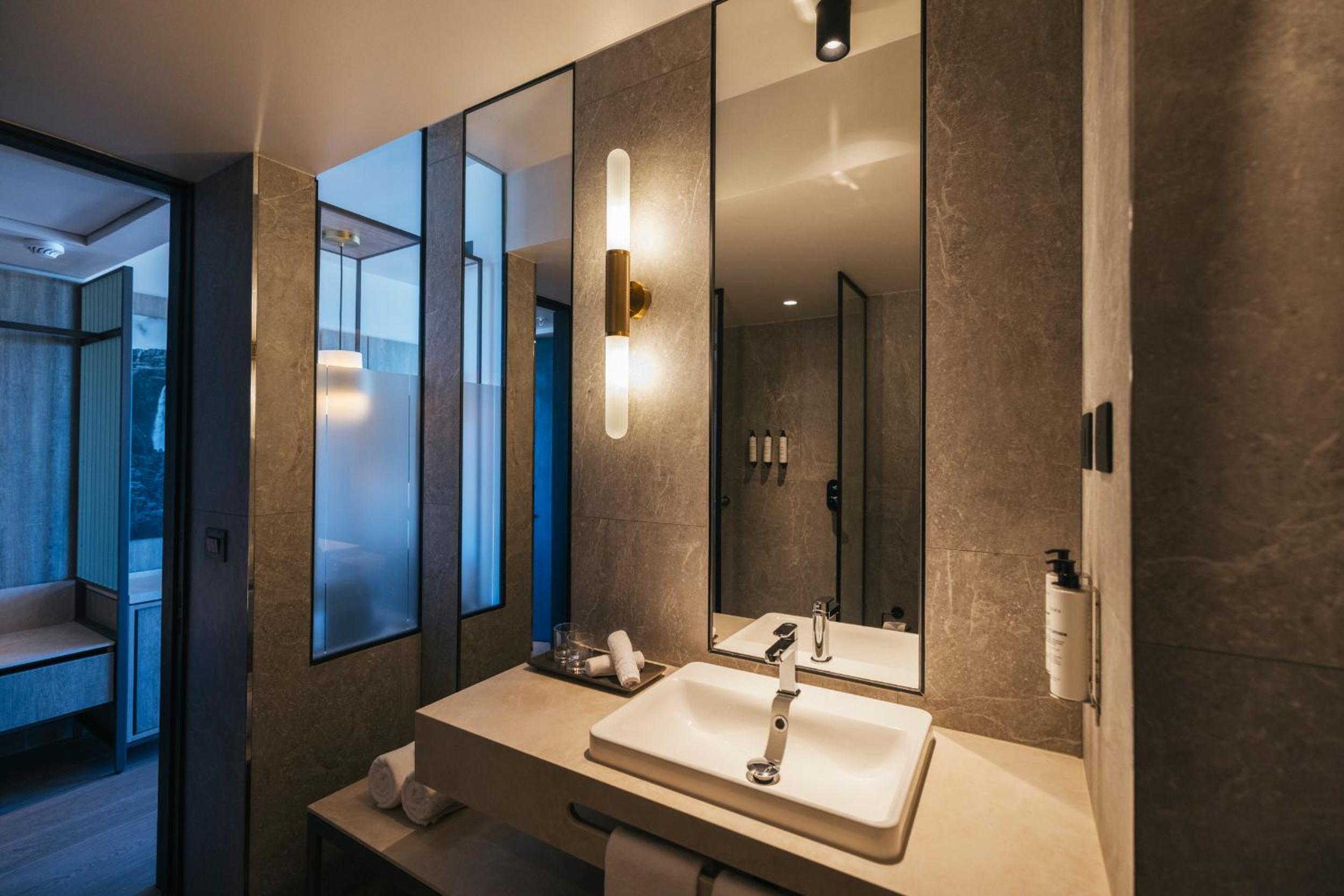 Double Room - Photo 6
