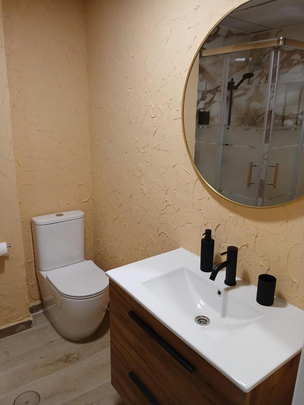 Two-Bedroom Deluxe Apartment - Photo 1