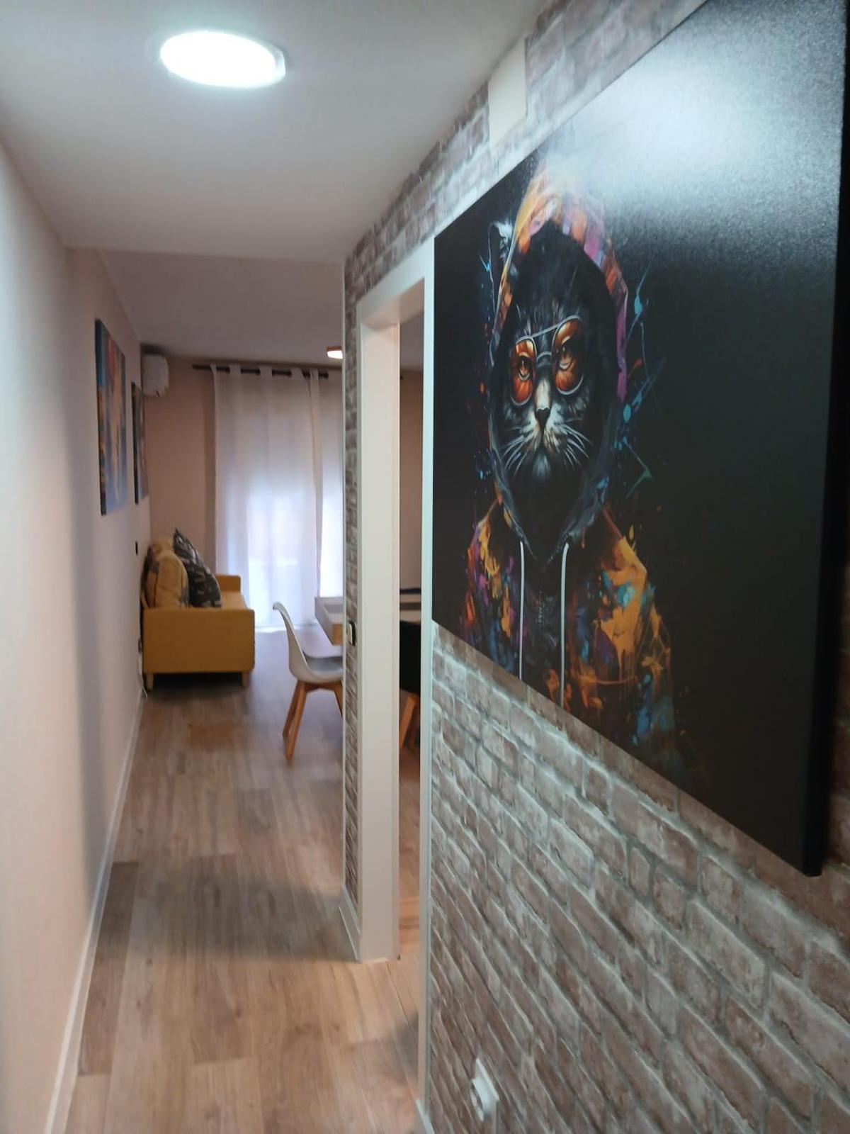 Two-Bedroom Deluxe Apartment - Photo 3