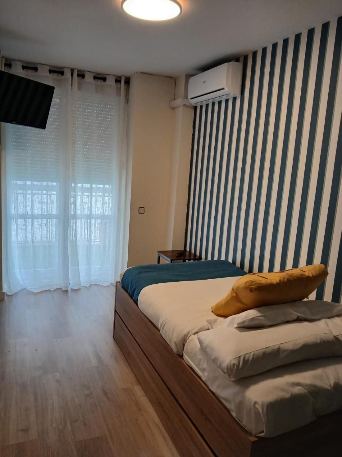 Two-Bedroom Deluxe Apartment - Photo 2