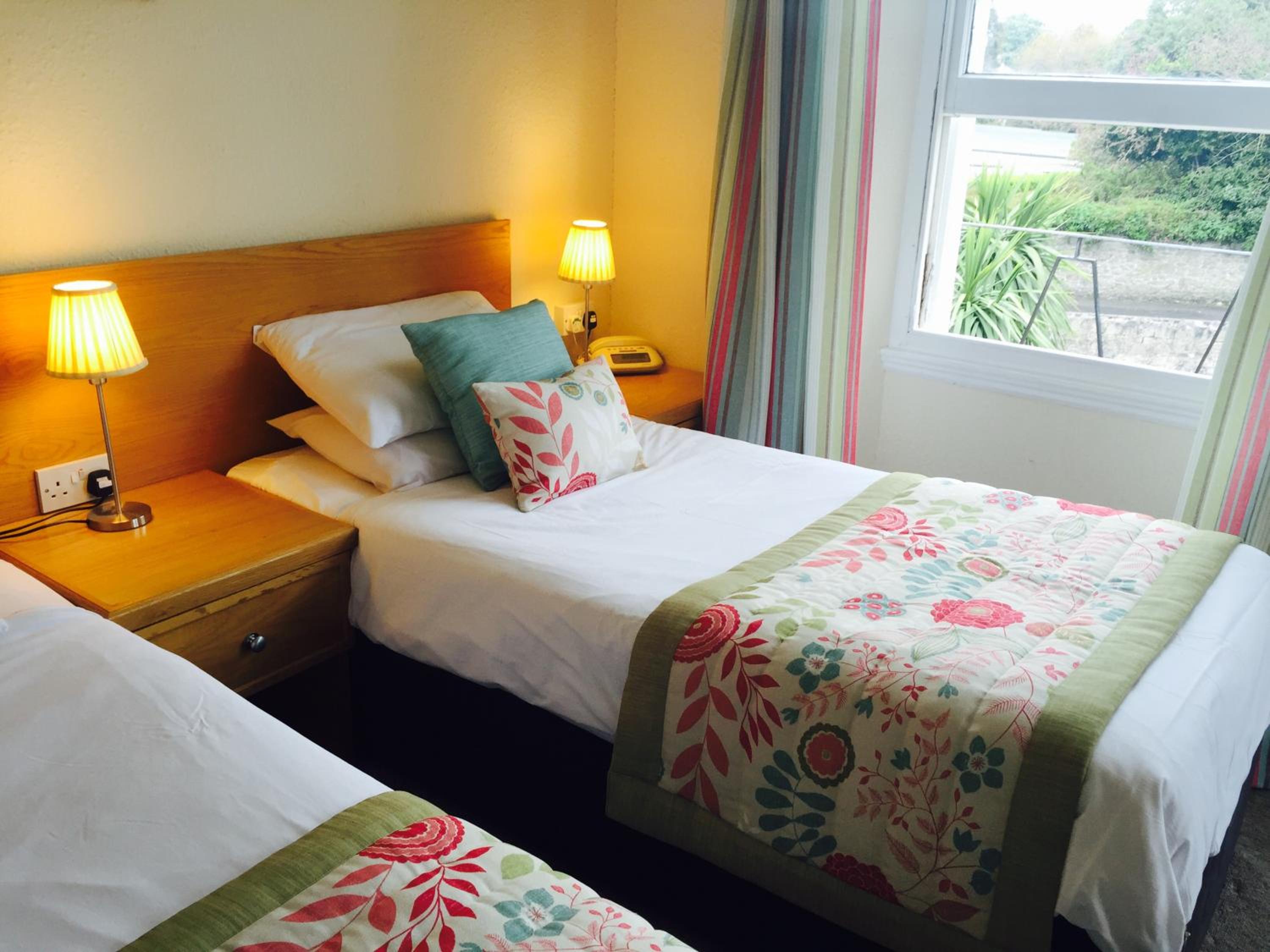 Basic Twin Room photo 2