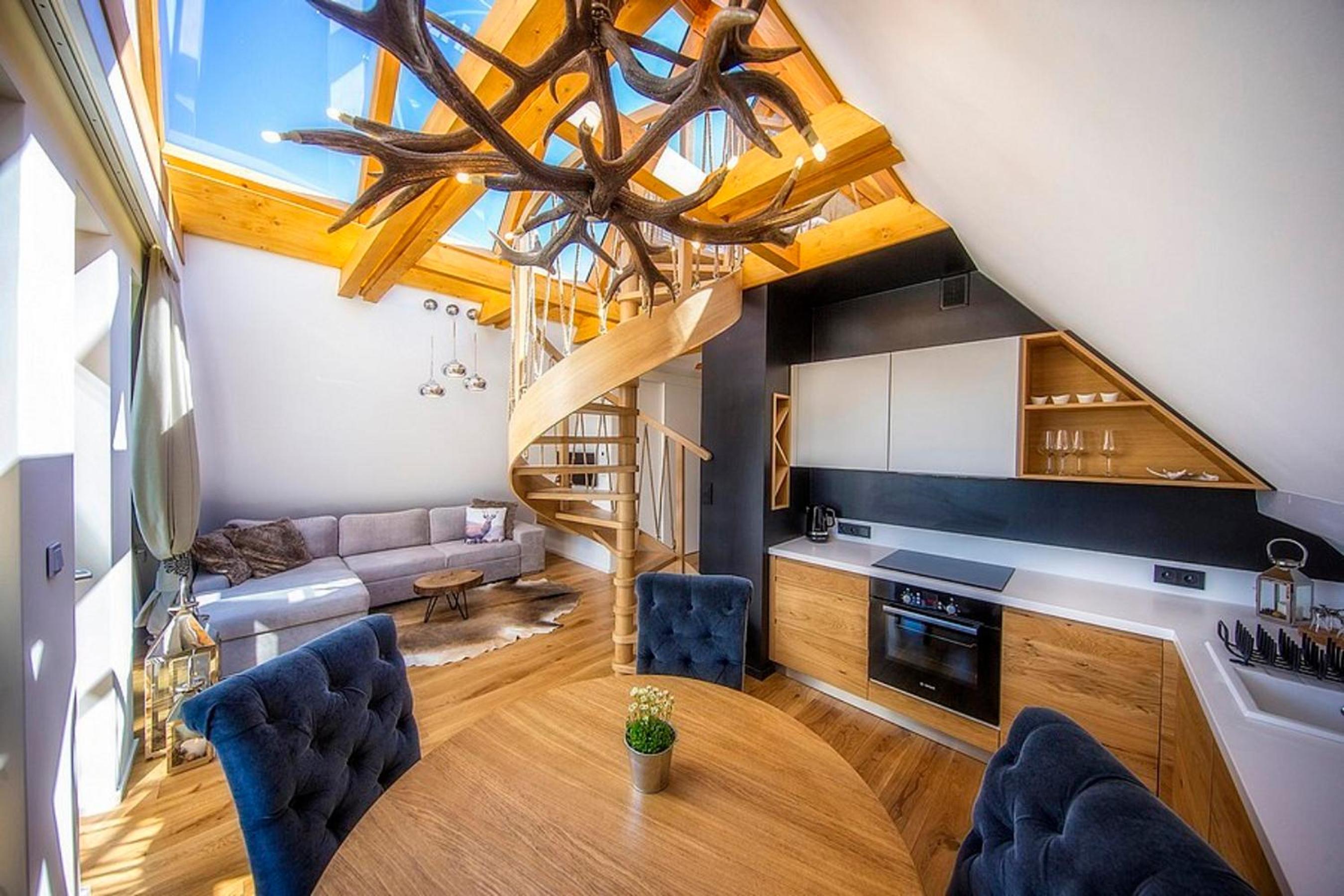Apartment - Split Level - Photo 22
