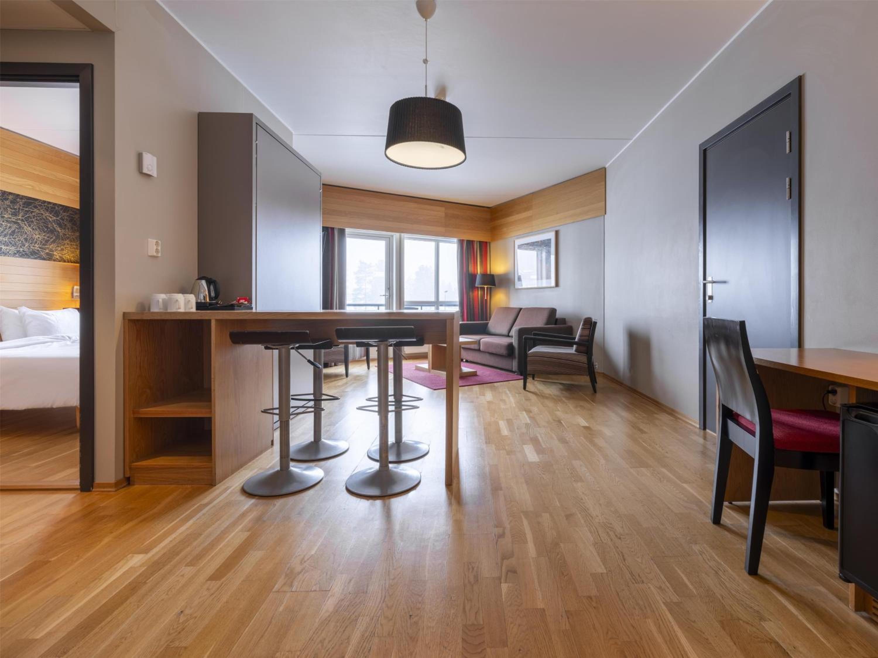 Family Room - Photo 3