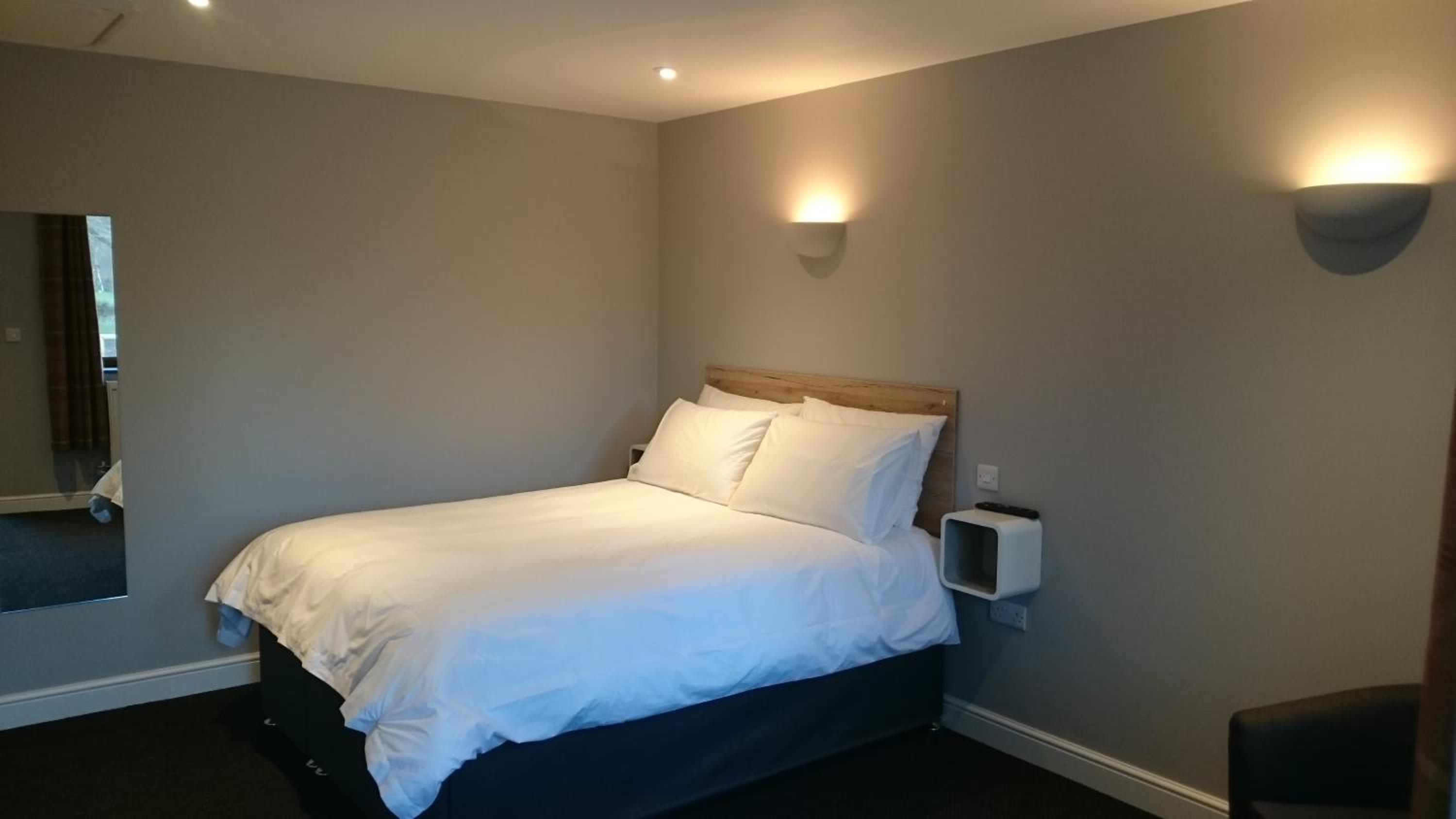 Standard King Room - Photo 1