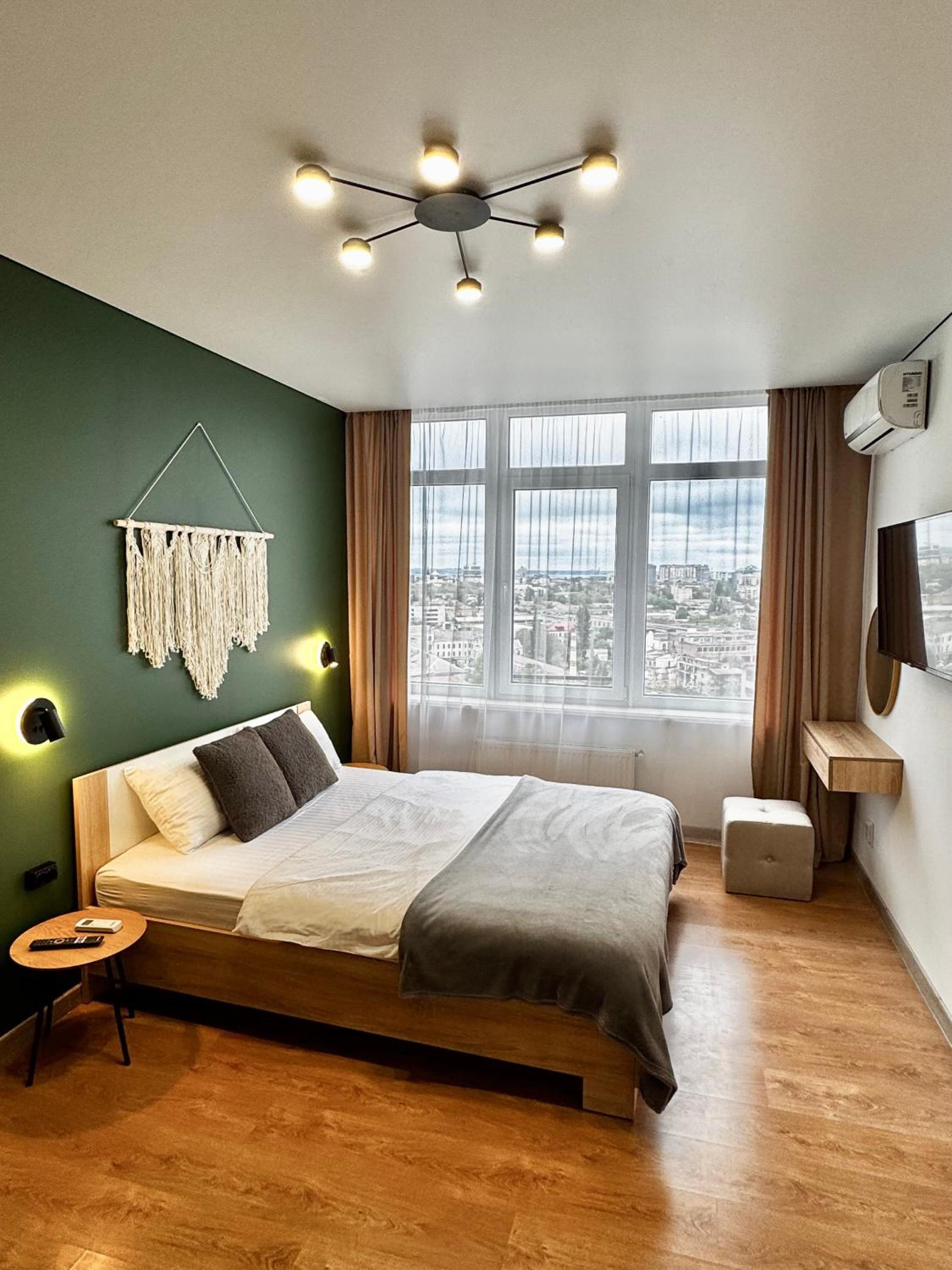 One-Bedroom Apartment with Sea View and Balcony