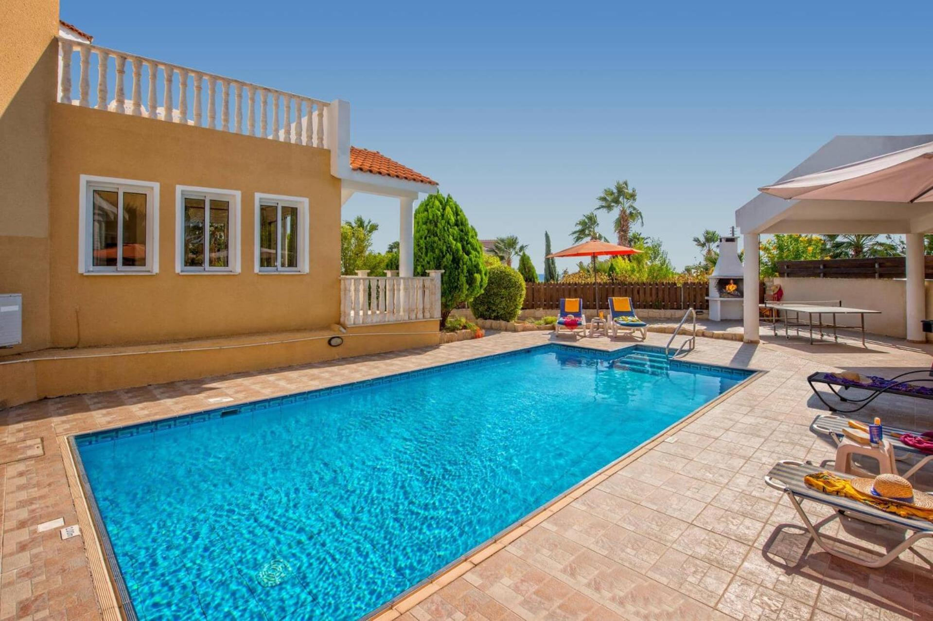 Villa photo 2