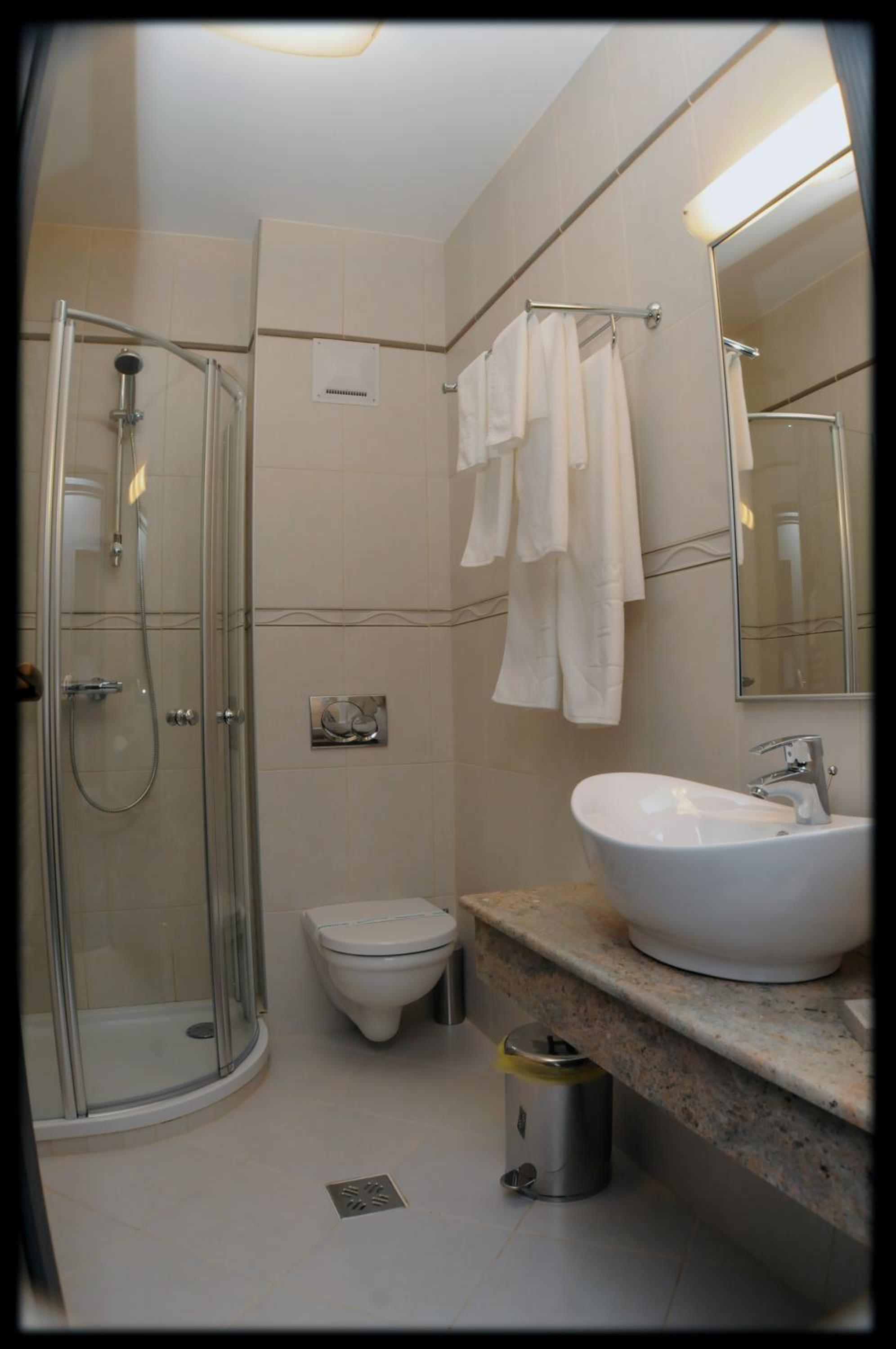 Double Room - Photo 6